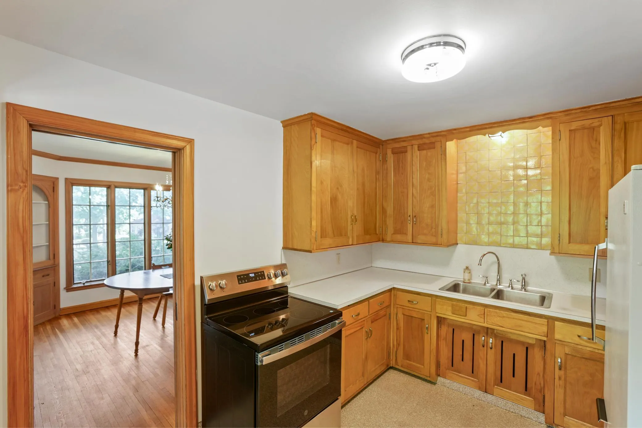 Photo 13 of 1393 Keston Street