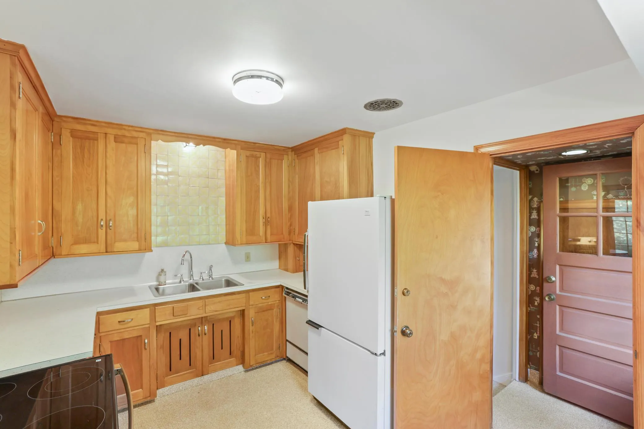 Photo 14 of 1393 Keston Street