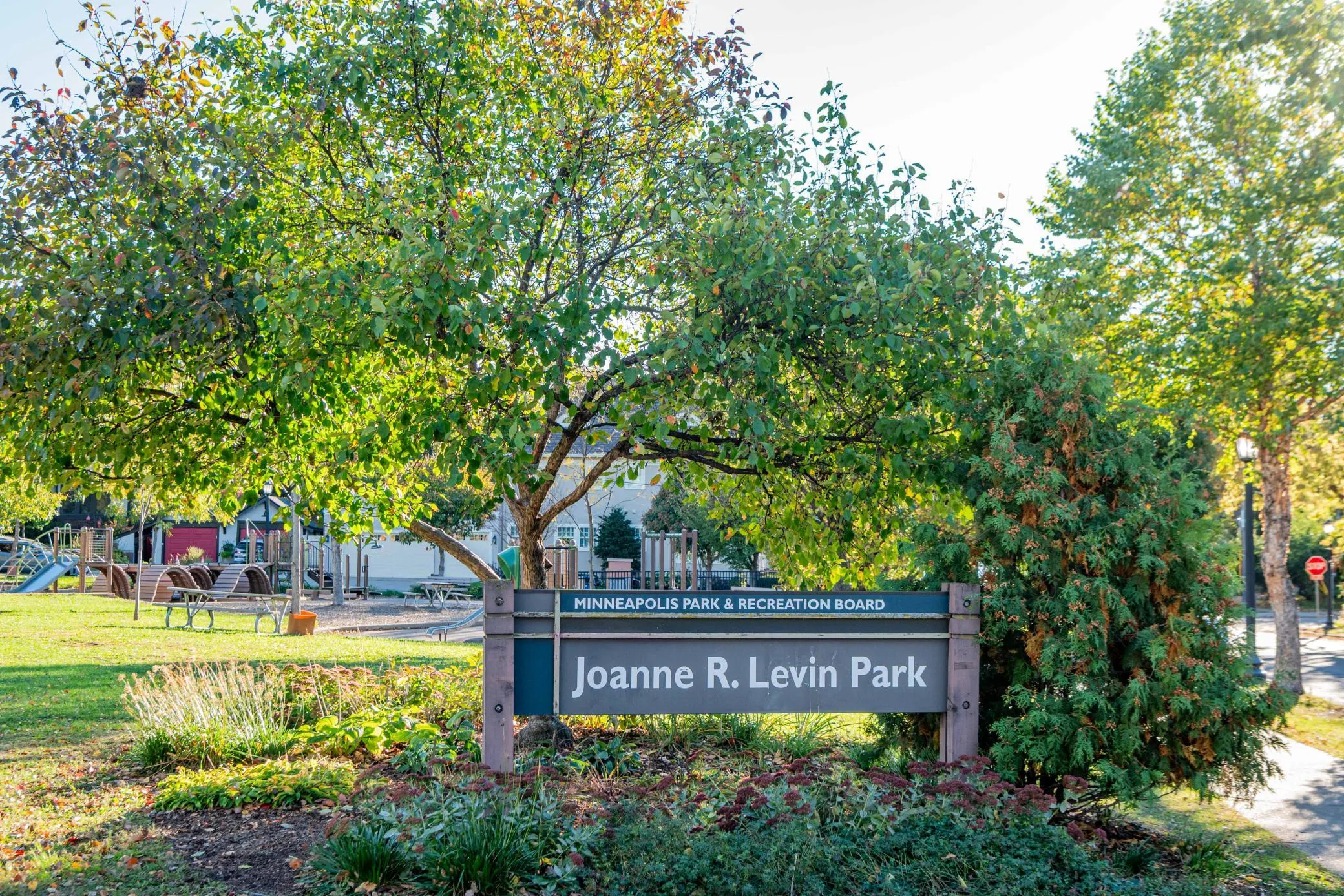 Photo 4 of 2503 Irving S Avenue