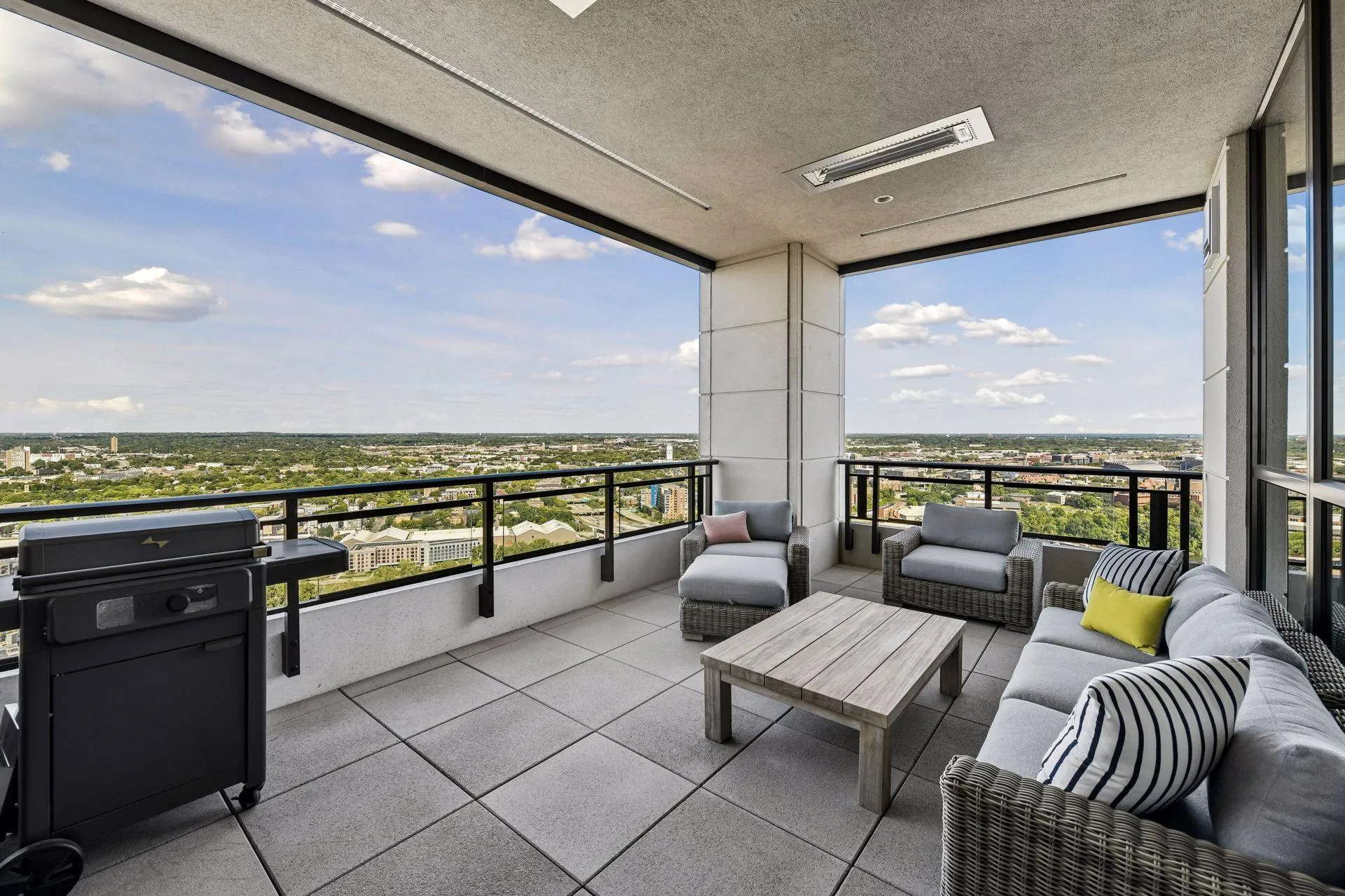 Photo 47 of 1111 W River Parkway Unit 32c