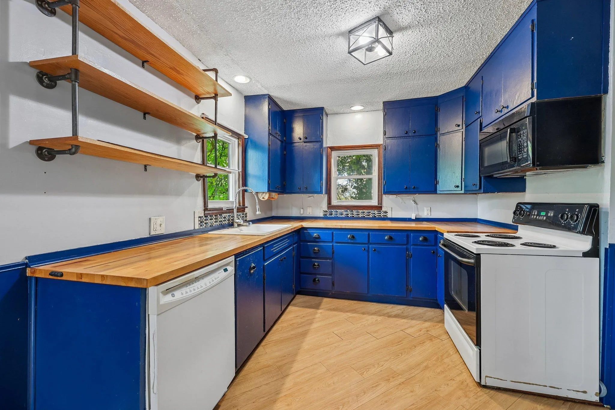 Photo 8 of 2229 Oak Hill Place
