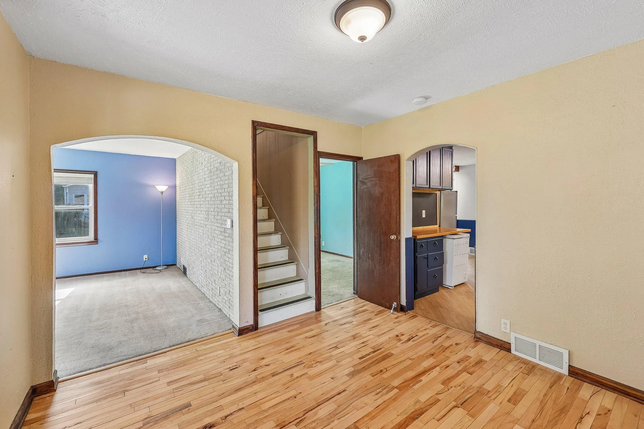 Photo 5 of 2229 Oak Hill Place