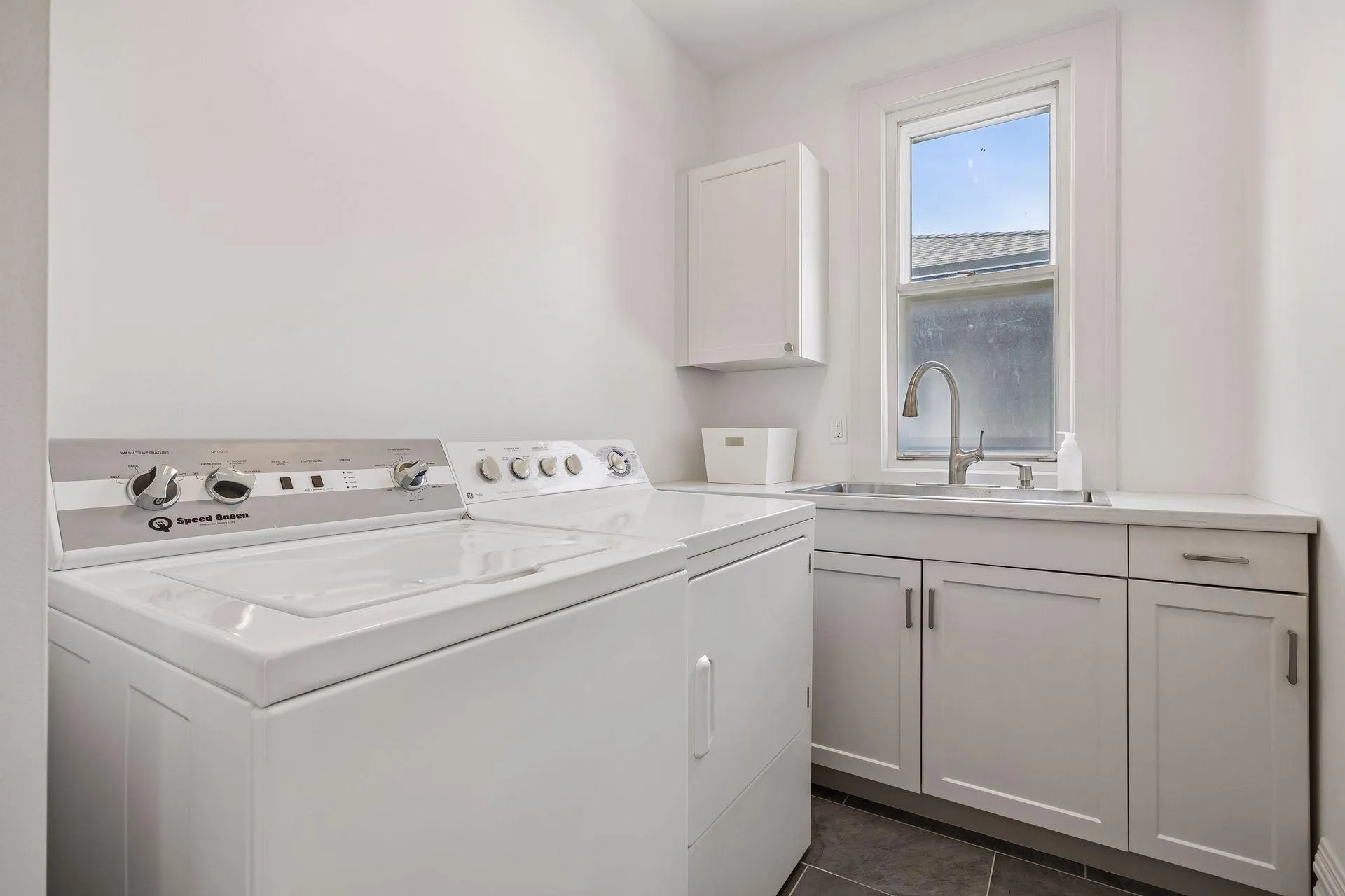 Photo 32 of 2432 W 24th Street