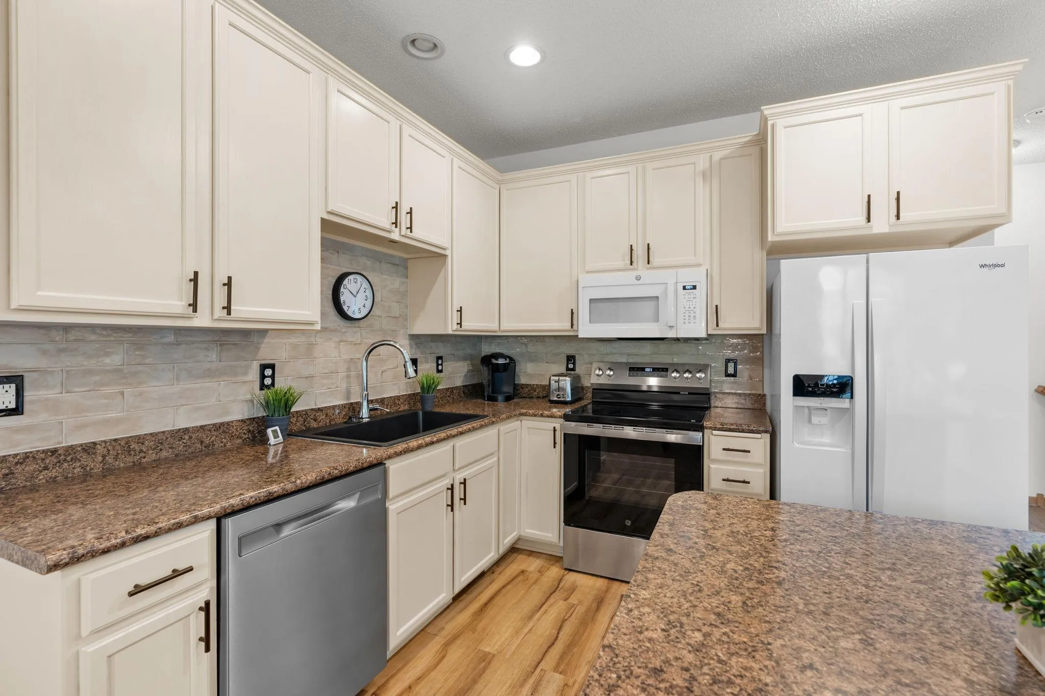 Photo 12 of 7600 Southridge Court