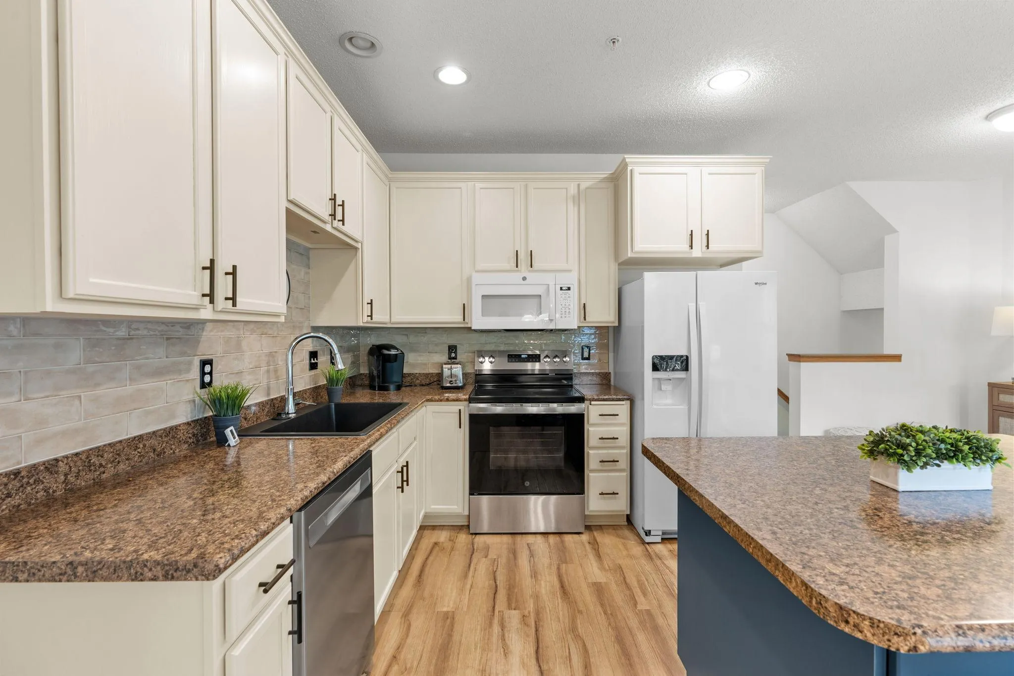 Photo 13 of 7600 Southridge Court