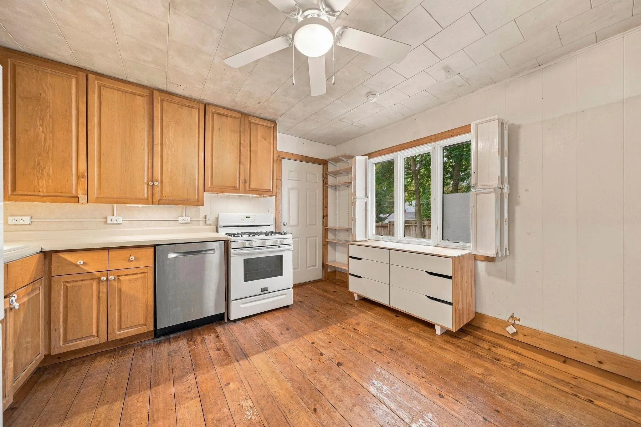 Photo 9 of 536 E Maple Street