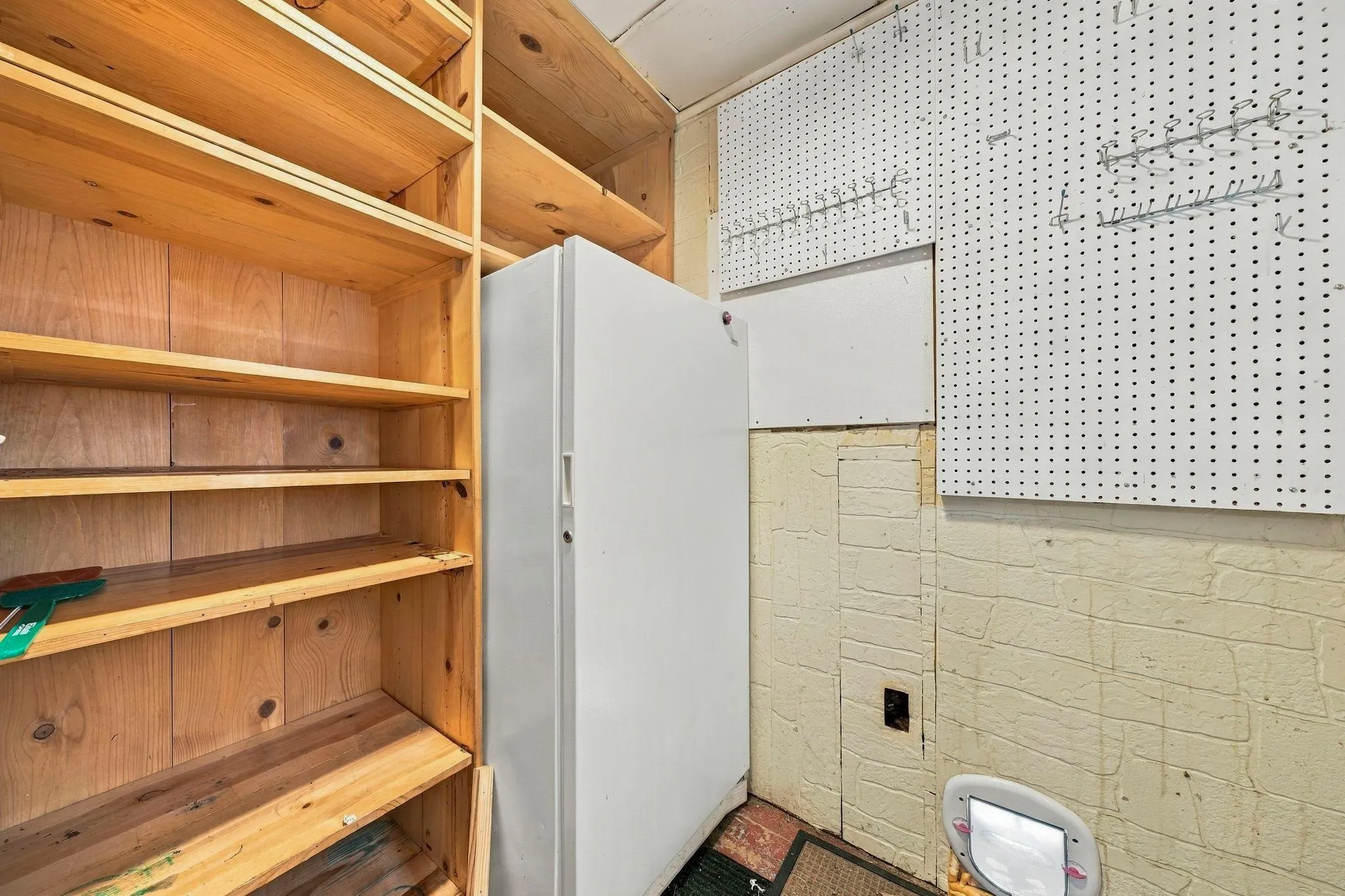 Photo 16 of 536 E Maple Street