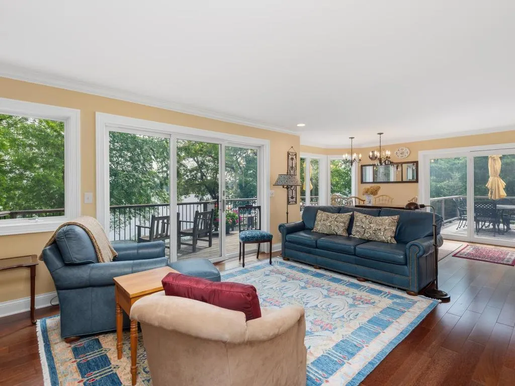 Photo 9 of 1310 Spruce Place