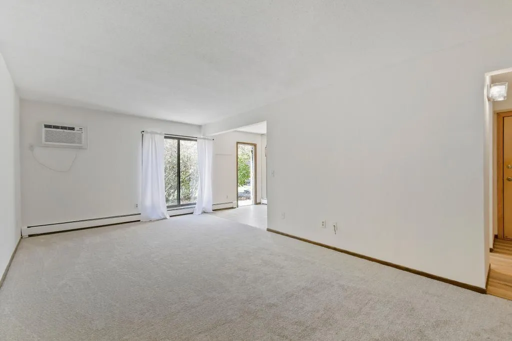 Photo 18 of 4400 Cedar Lake S Road Unit 3