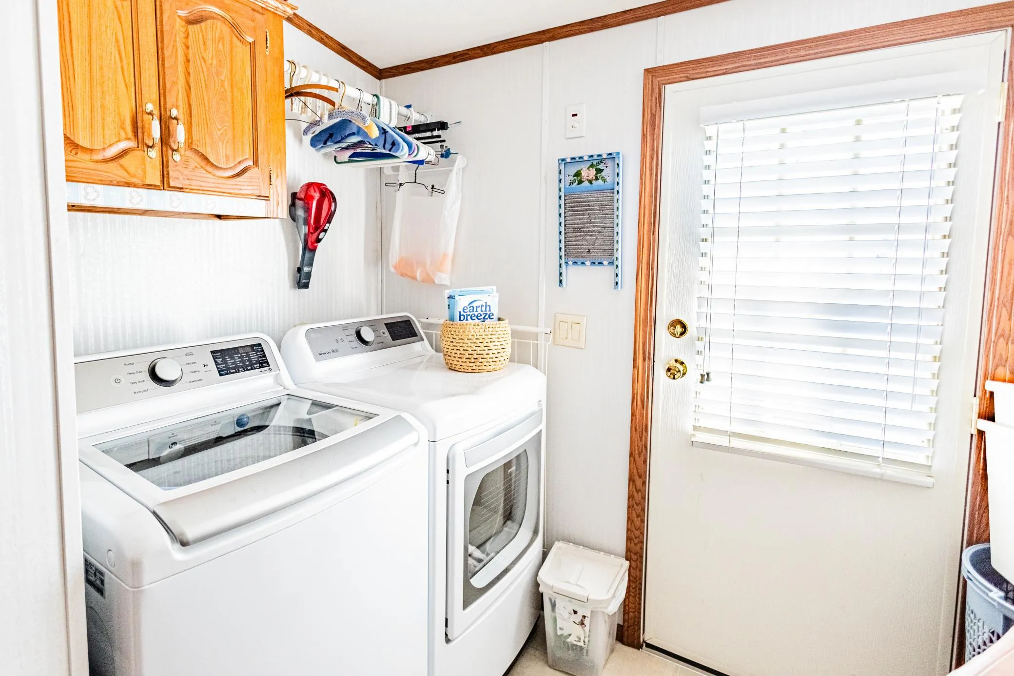 Photo 41 of 1390 Birchview Drive