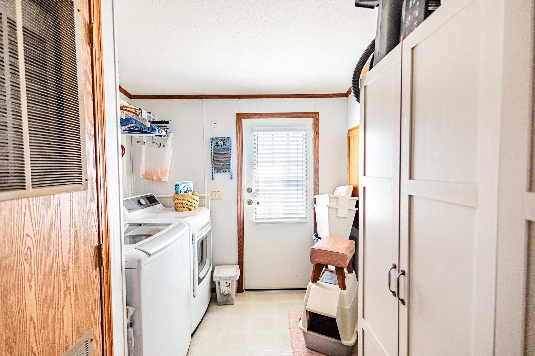 Photo 19 of 1390 Birchview Drive