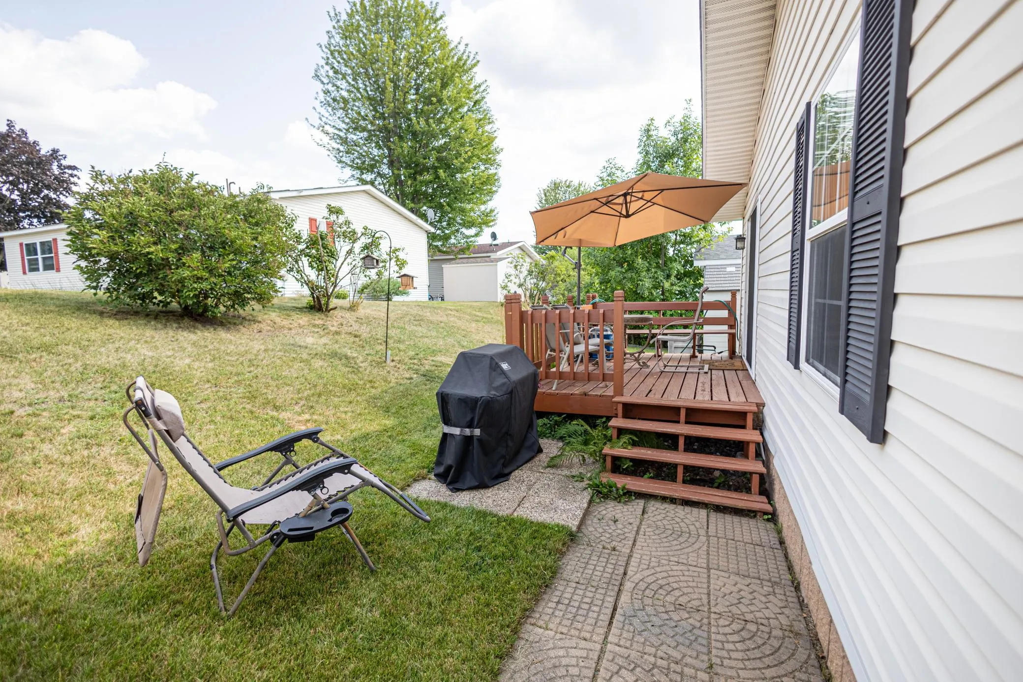 Photo 18 of 1390 Birchview Drive