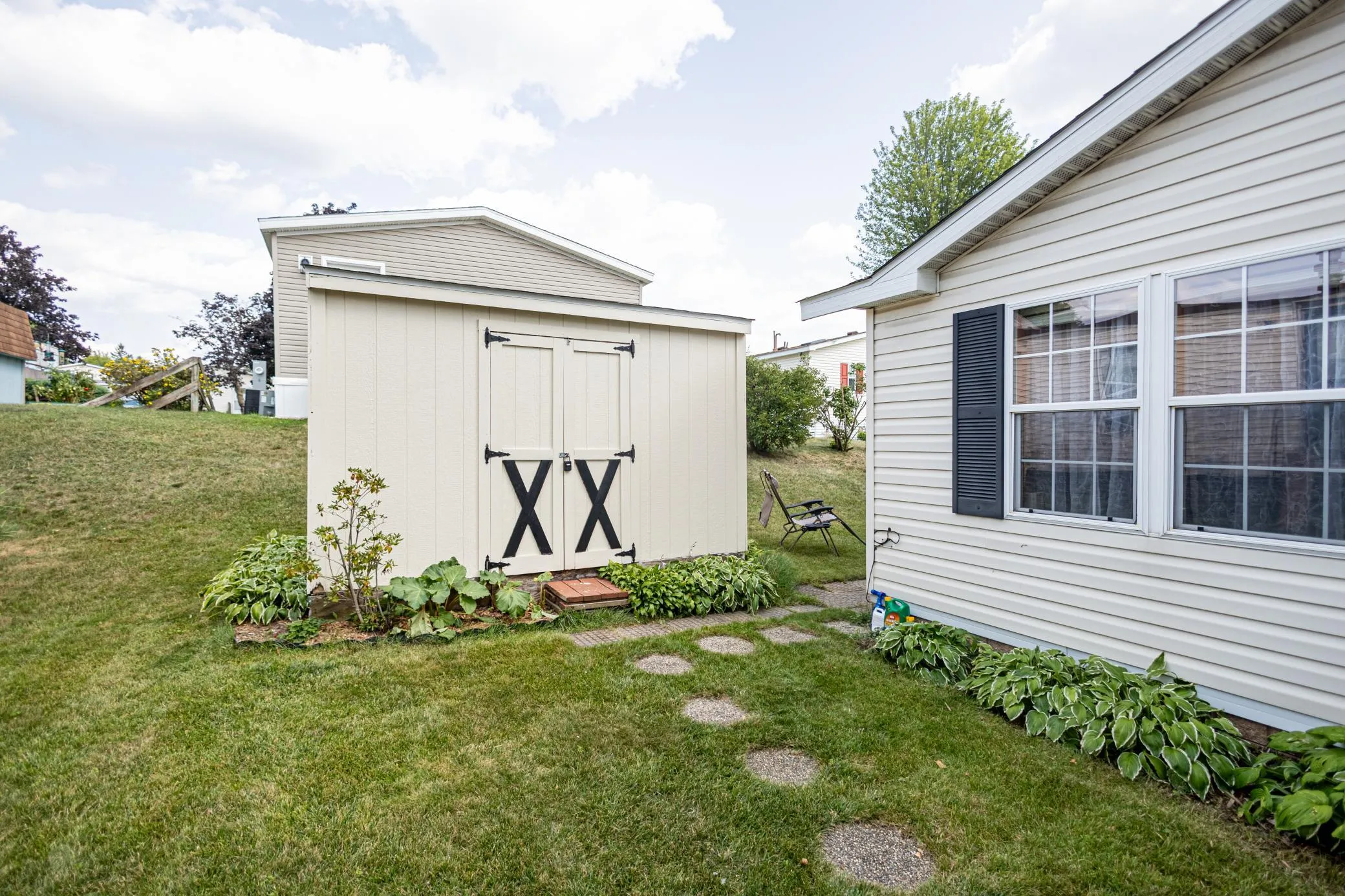 Photo 17 of 1390 Birchview Drive