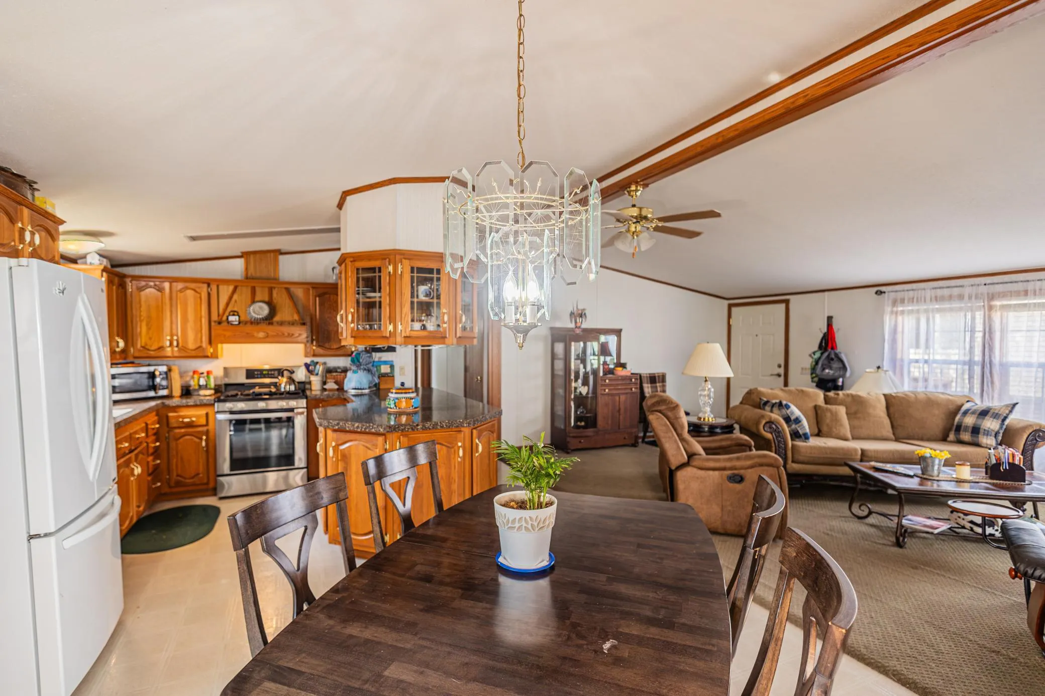 Photo 13 of 1390 Birchview Drive