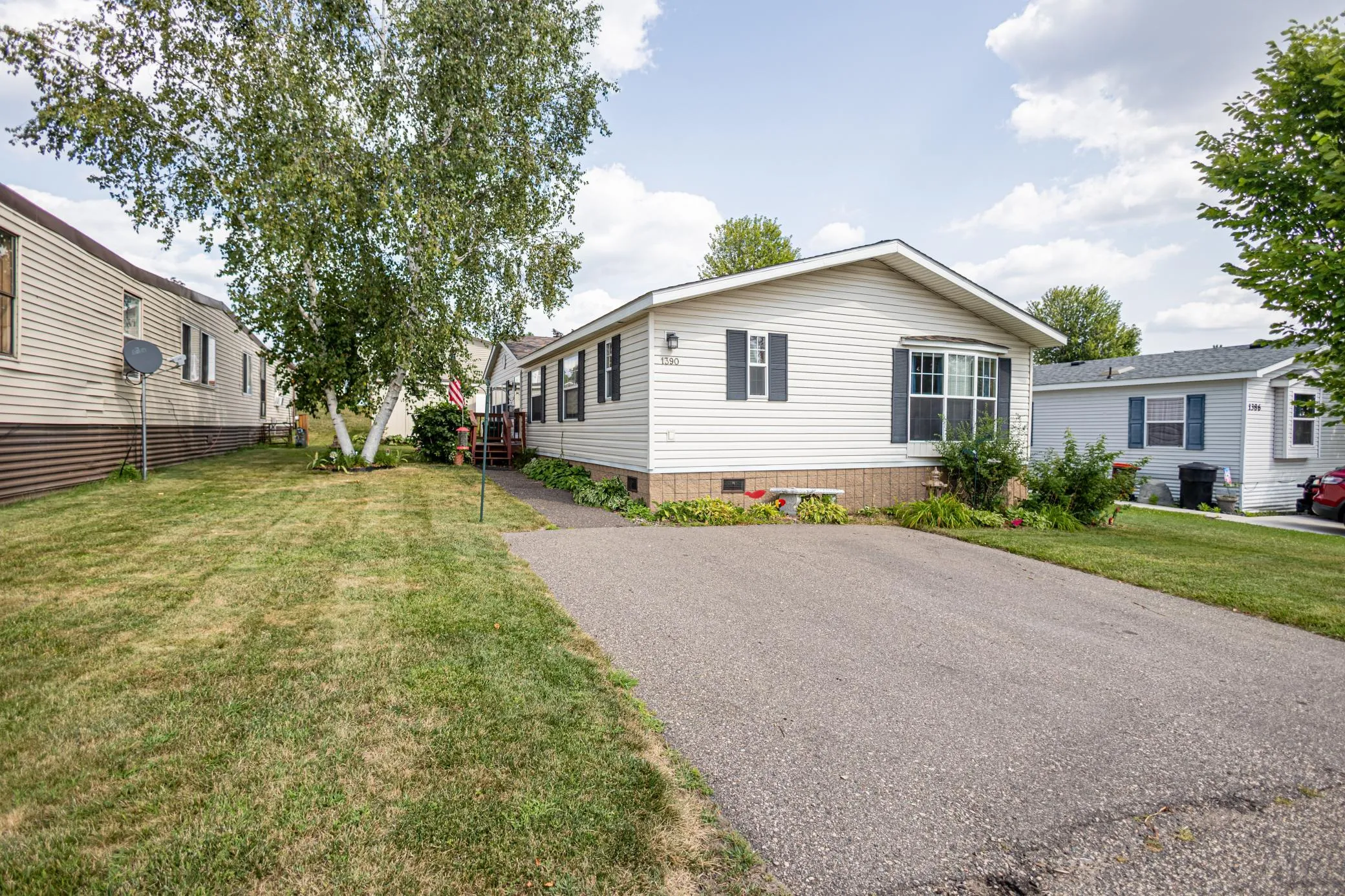 Photo 22 of 1390 Birchview Drive