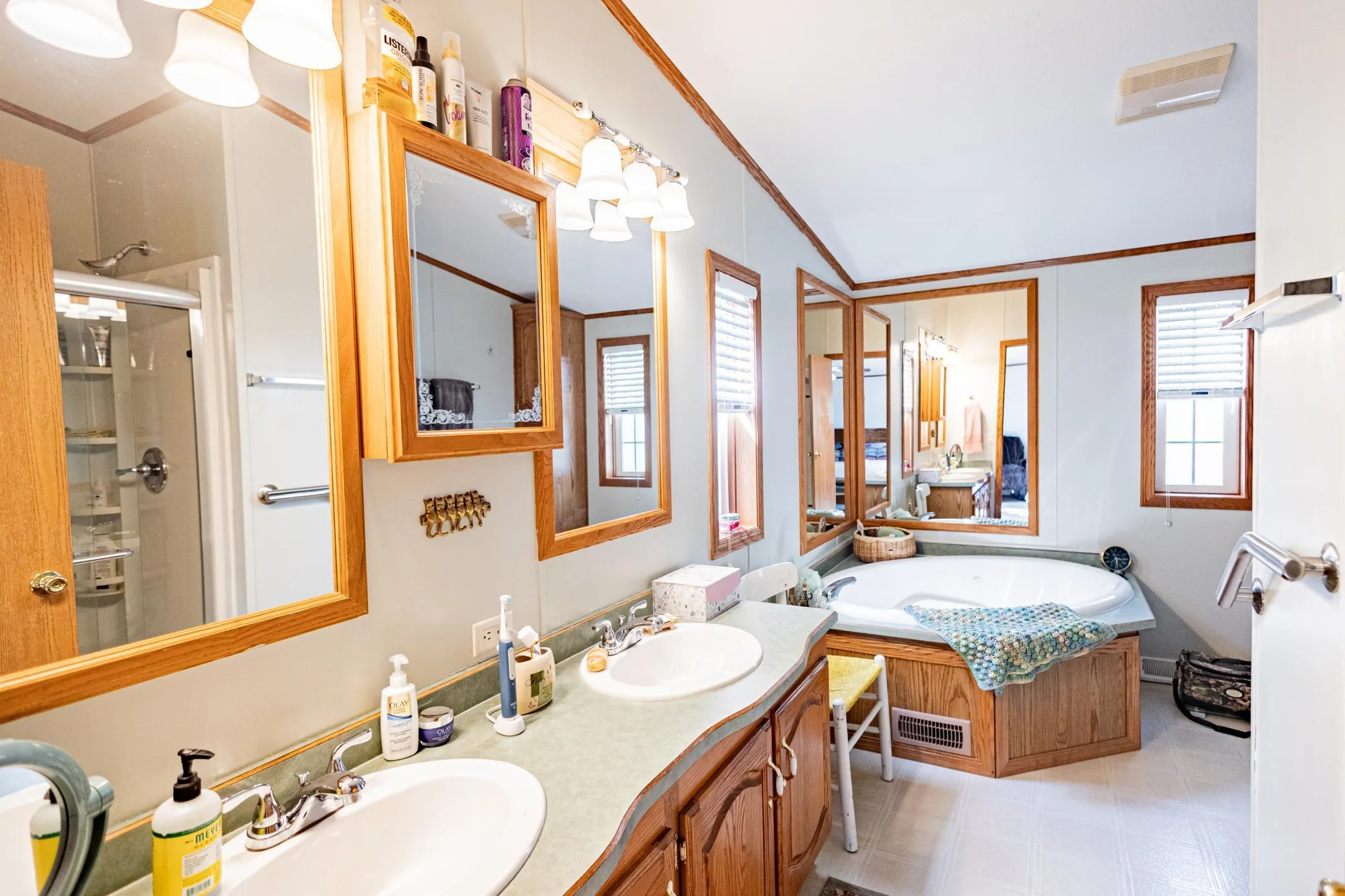 Photo 23 of 1390 Birchview Drive
