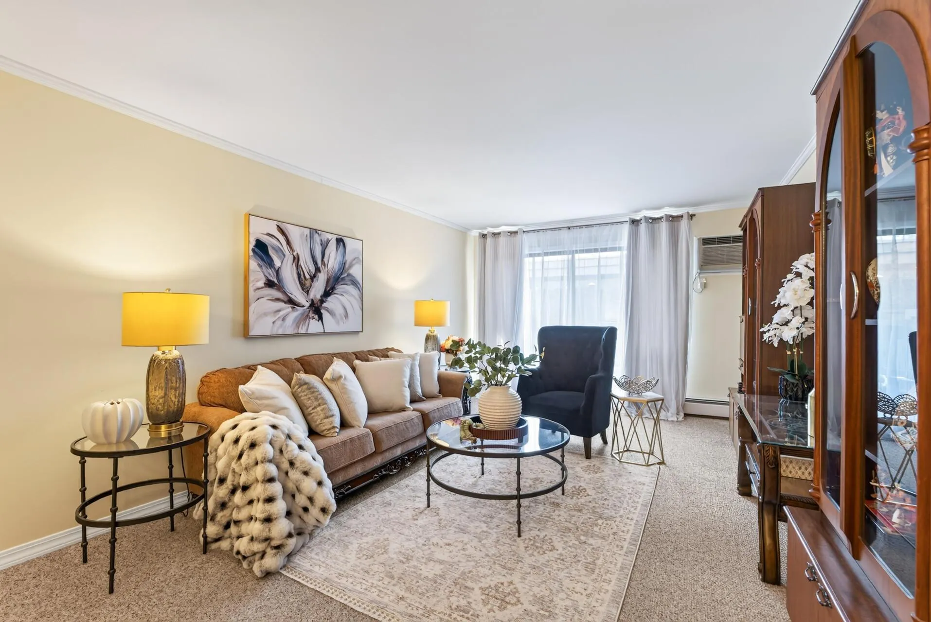 Photo 11 of 205 Barry S Avenue Unit 306