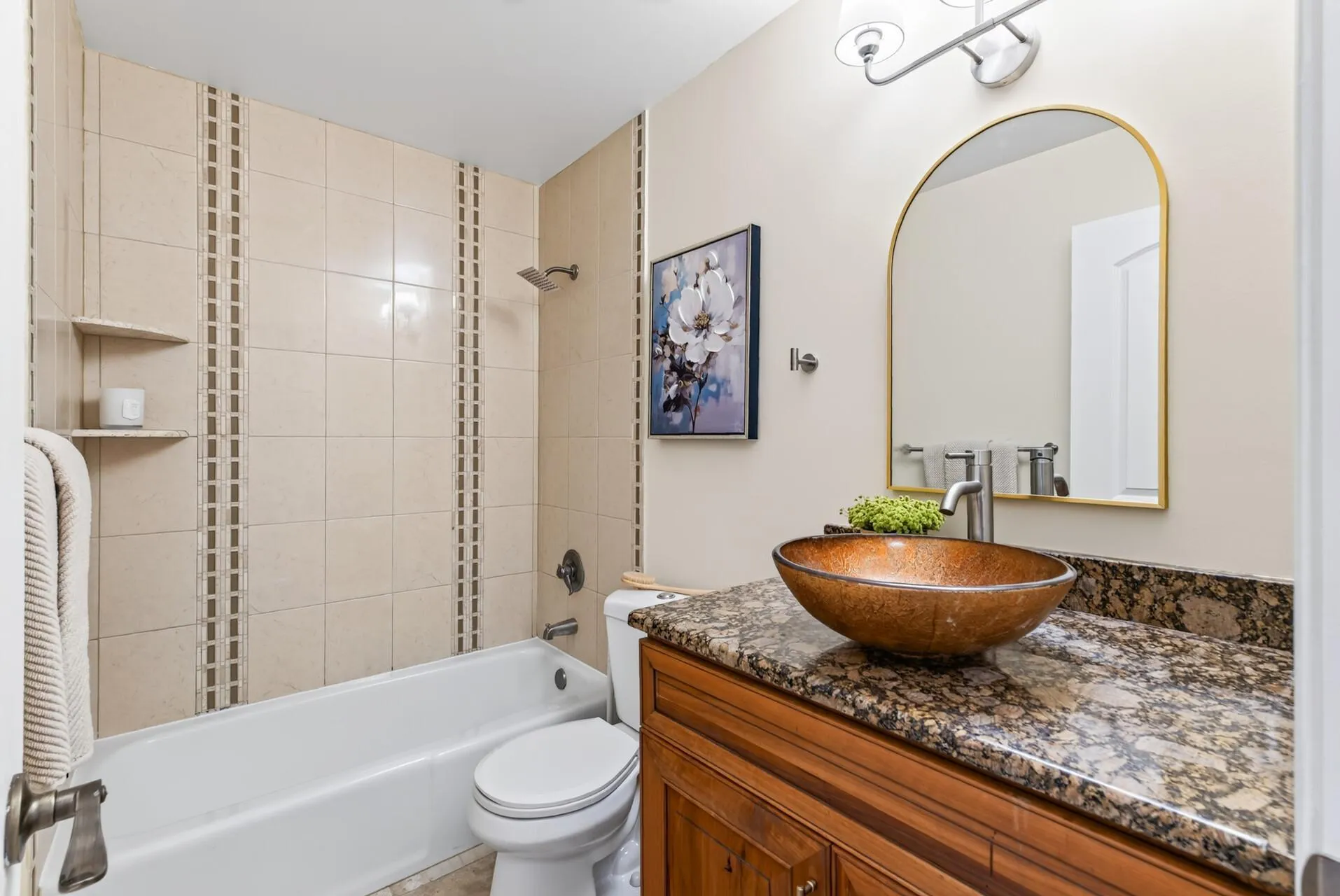 Photo 13 of 205 Barry S Avenue Unit 306