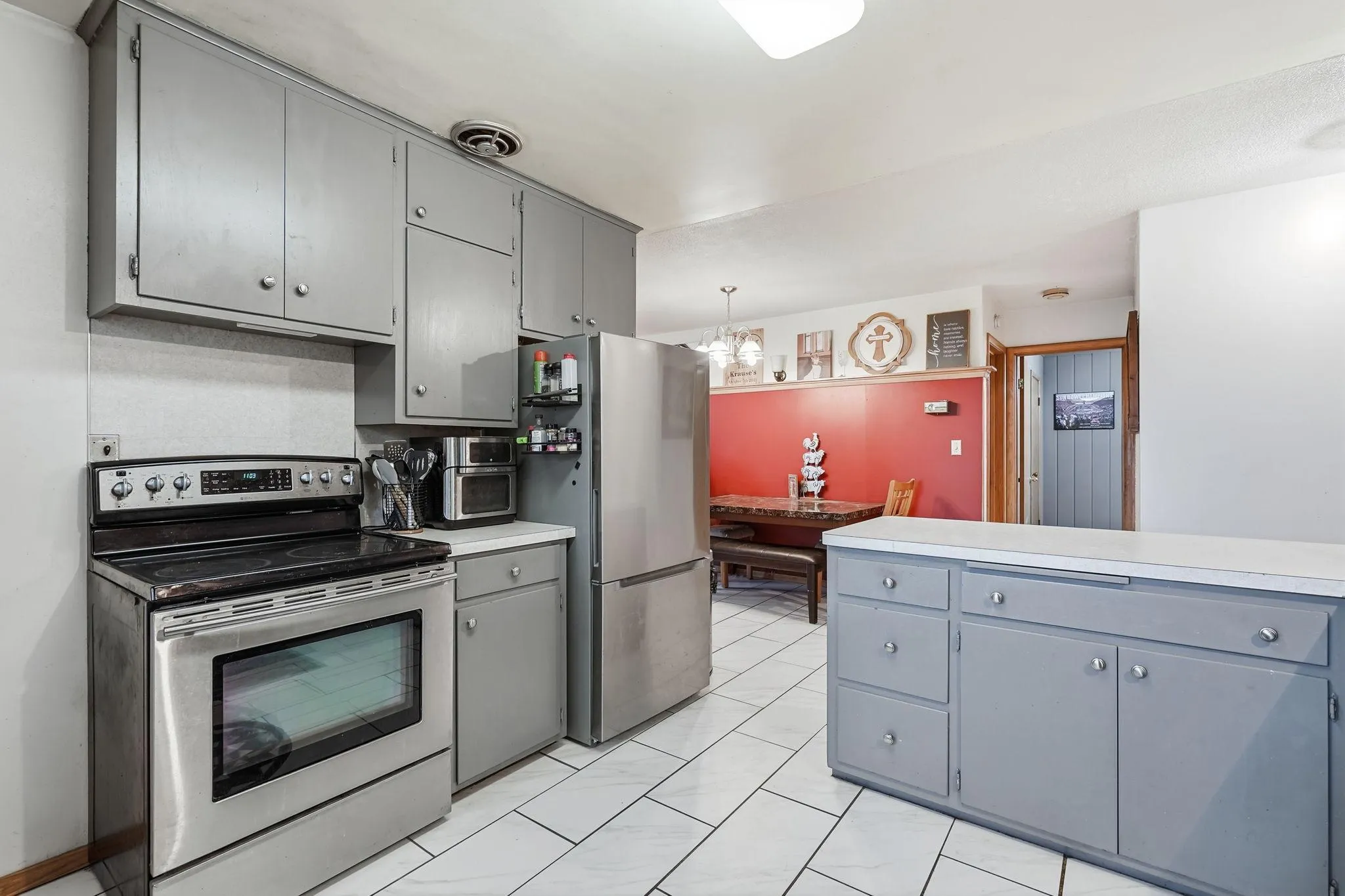 Photo 11 of 22 Elm S Avenue
