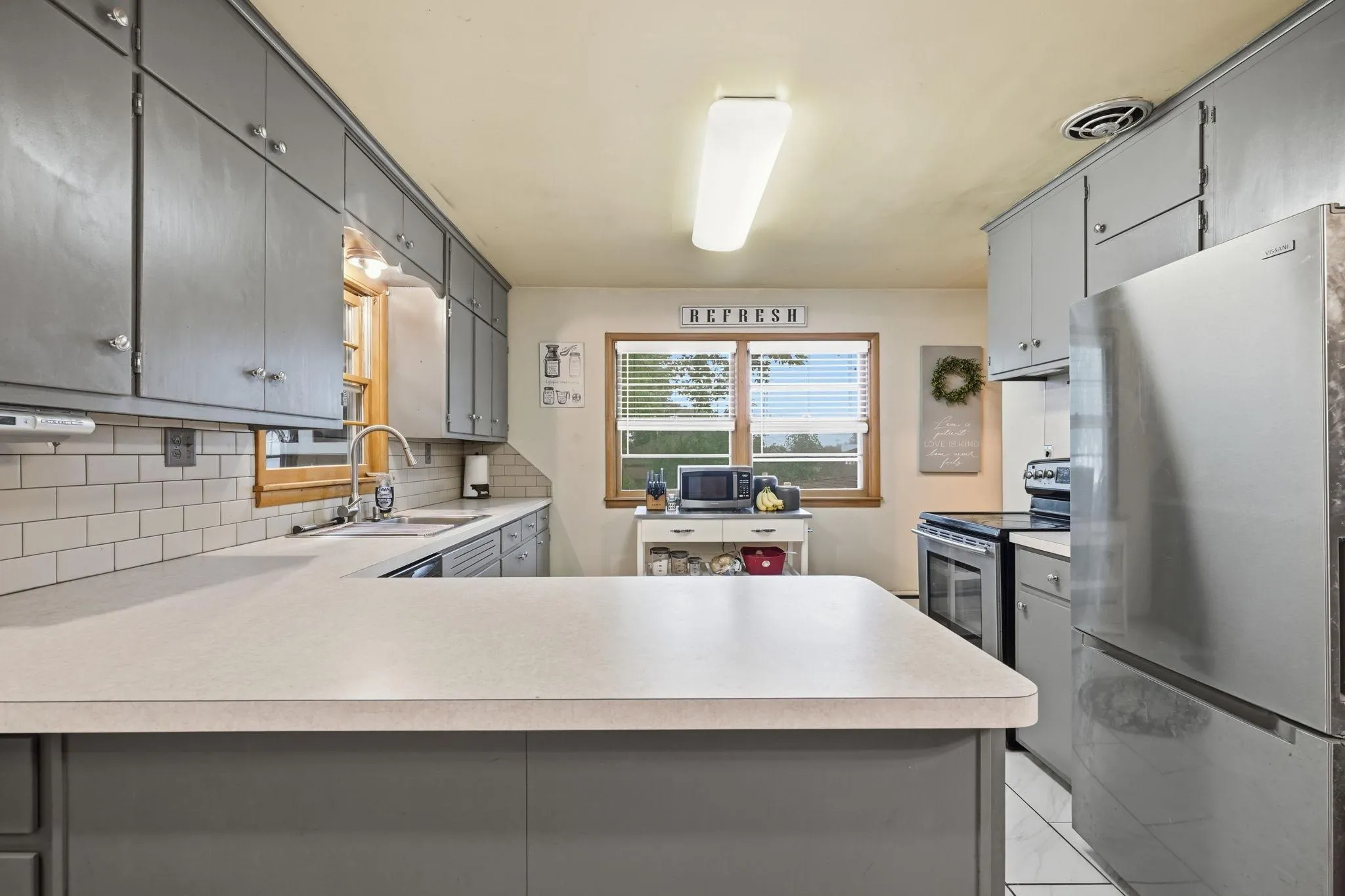 Photo 15 of 22 Elm S Avenue