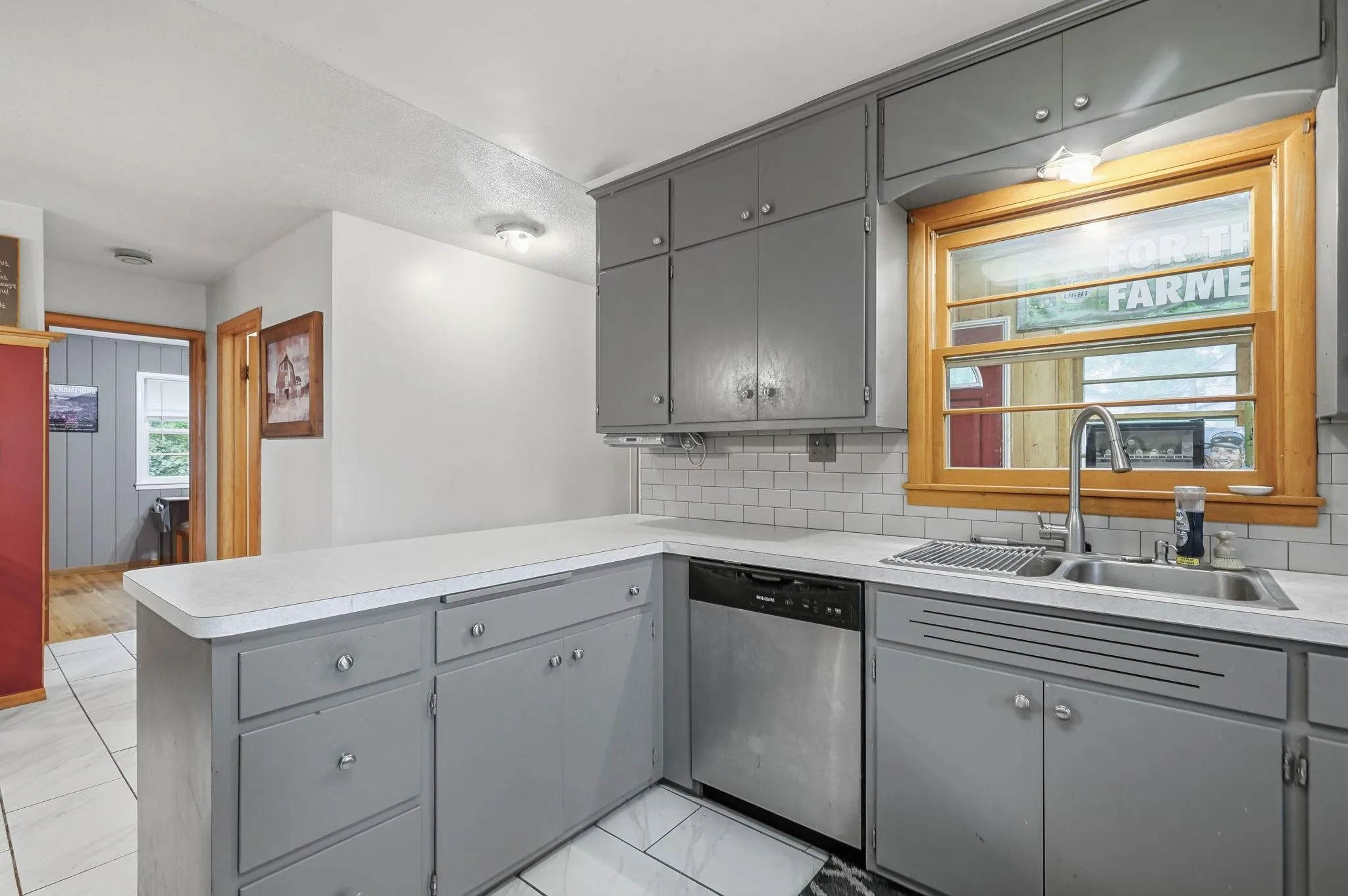 Photo 14 of 22 Elm S Avenue