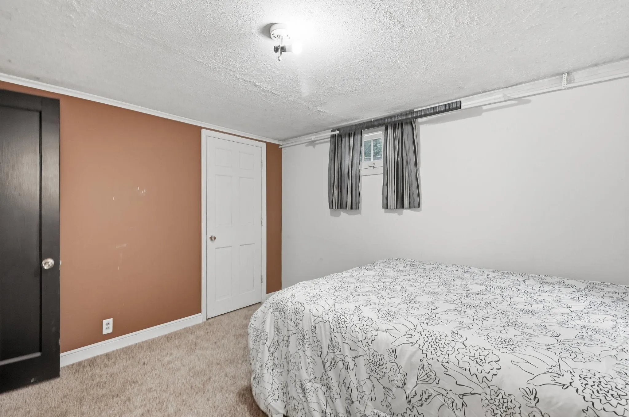Photo 34 of 22 Elm S Avenue