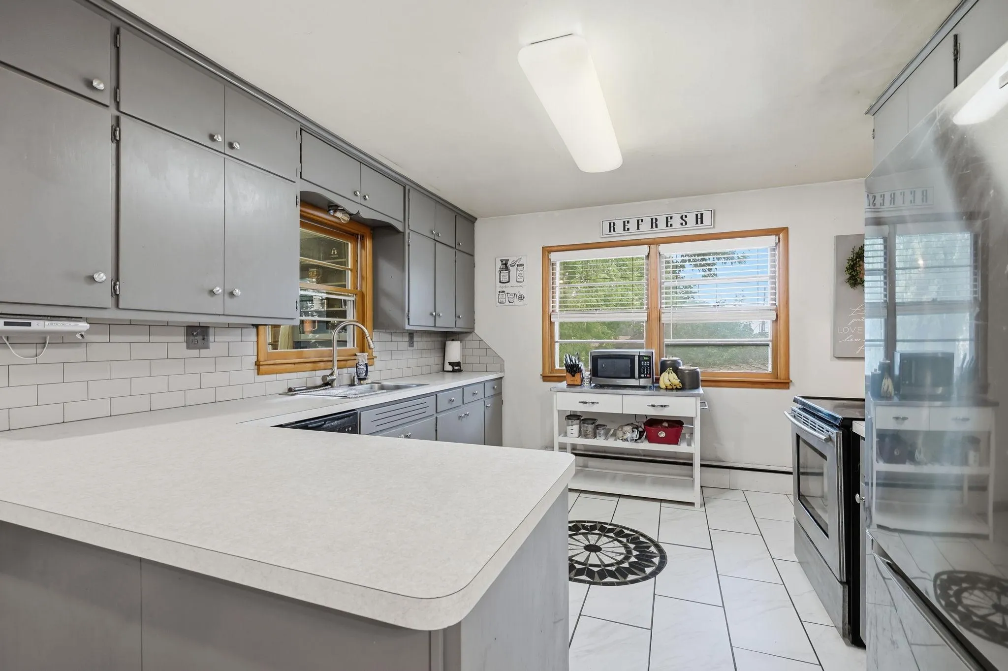 Photo 12 of 22 Elm S Avenue