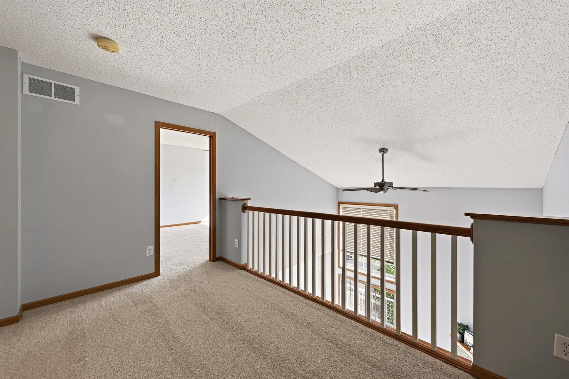 Photo 20 of 7726 Lachman Ne Avenue