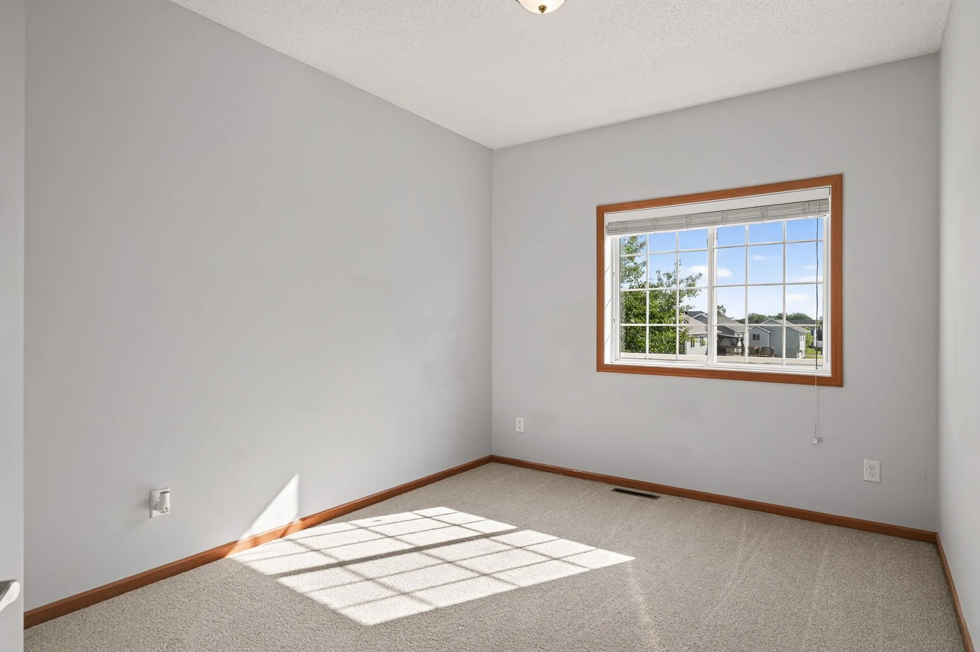 Photo 12 of 7726 Lachman Ne Avenue