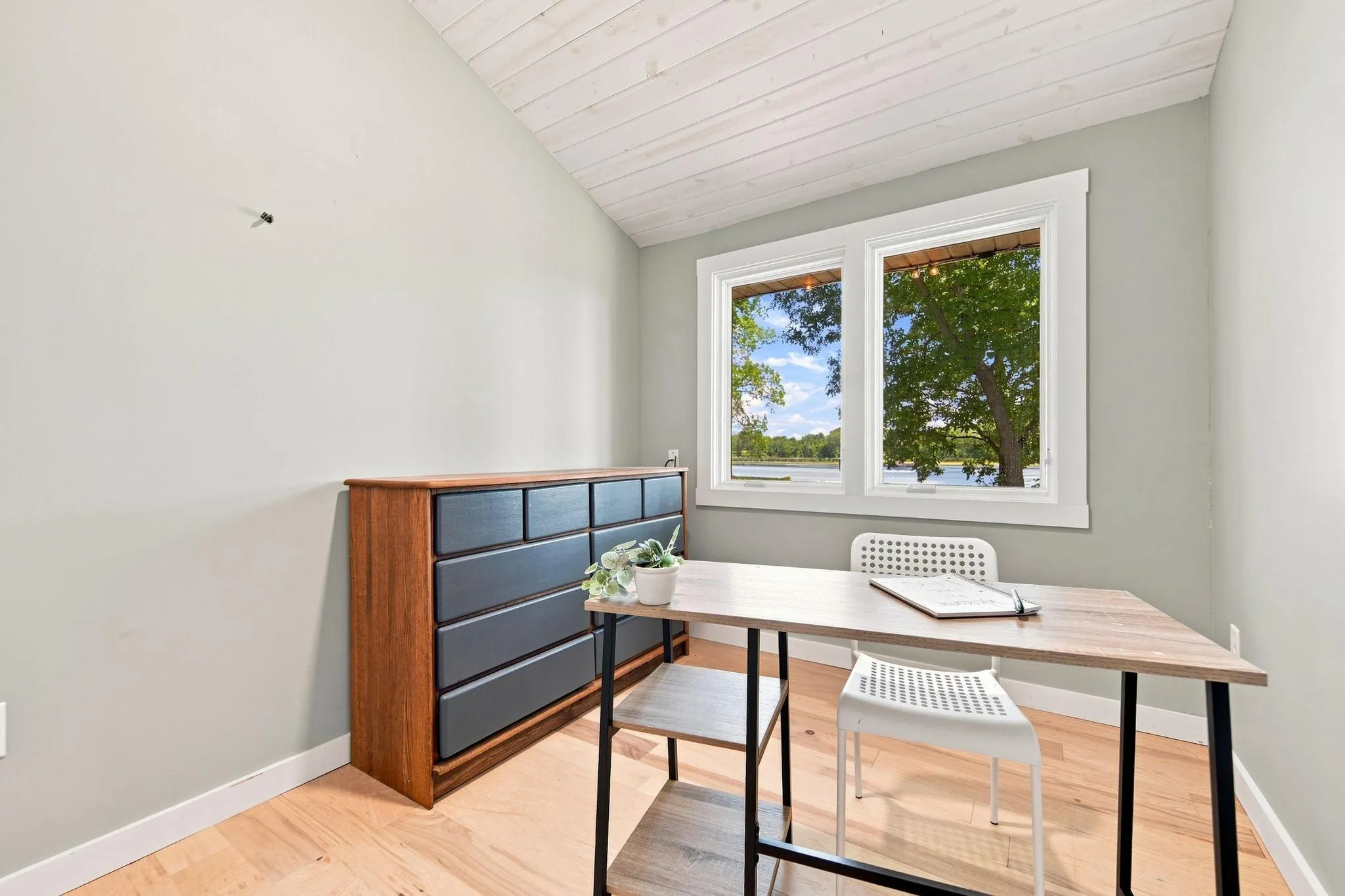 Photo 12 of 4512 Fillmore Nw Avenue
