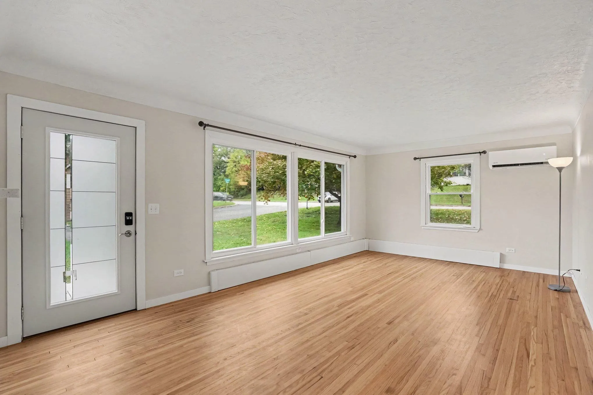 Photo 6 of 340 3rd S Avenue