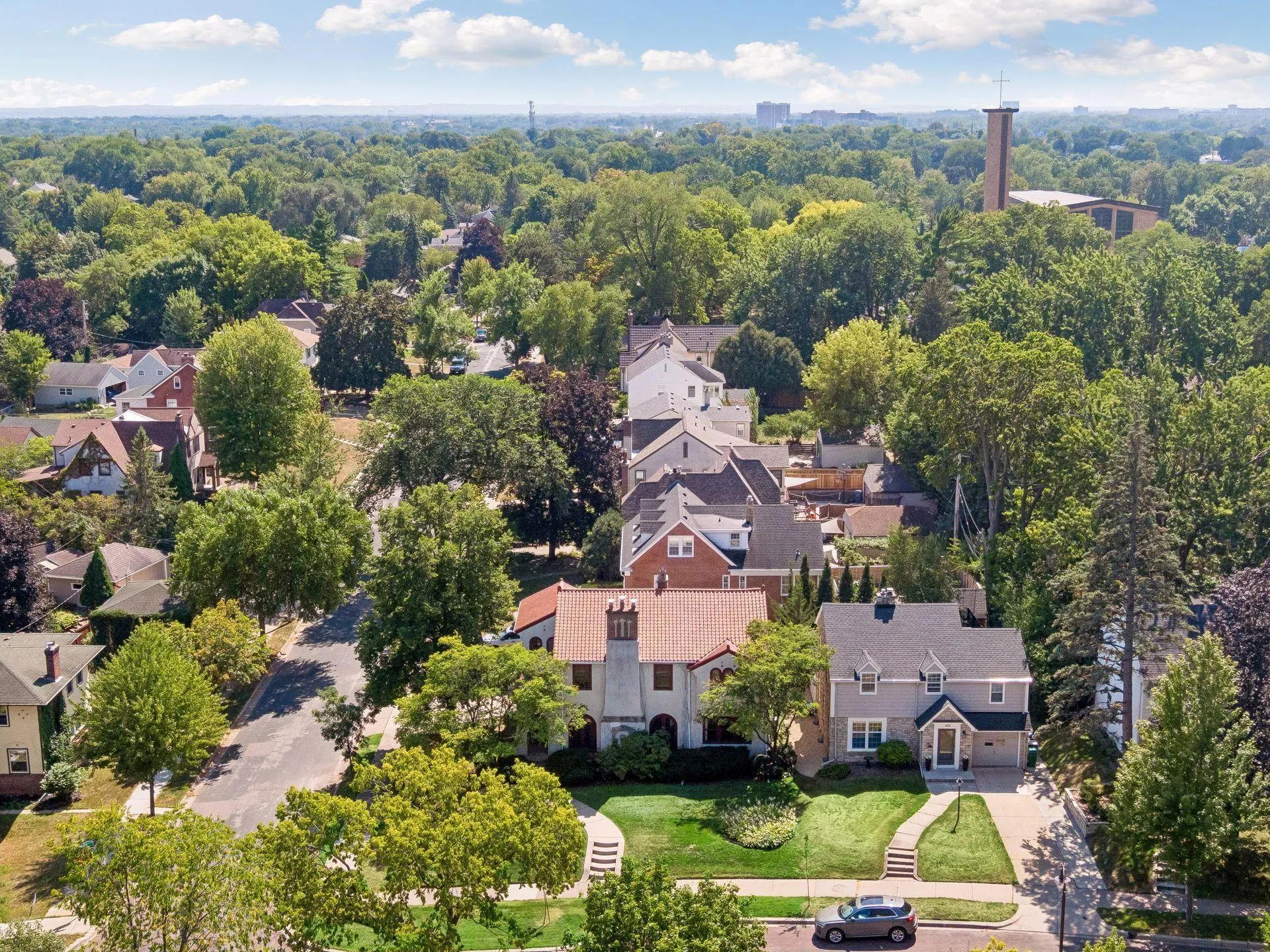 Photo 57 of 401 W Minnehaha Parkway