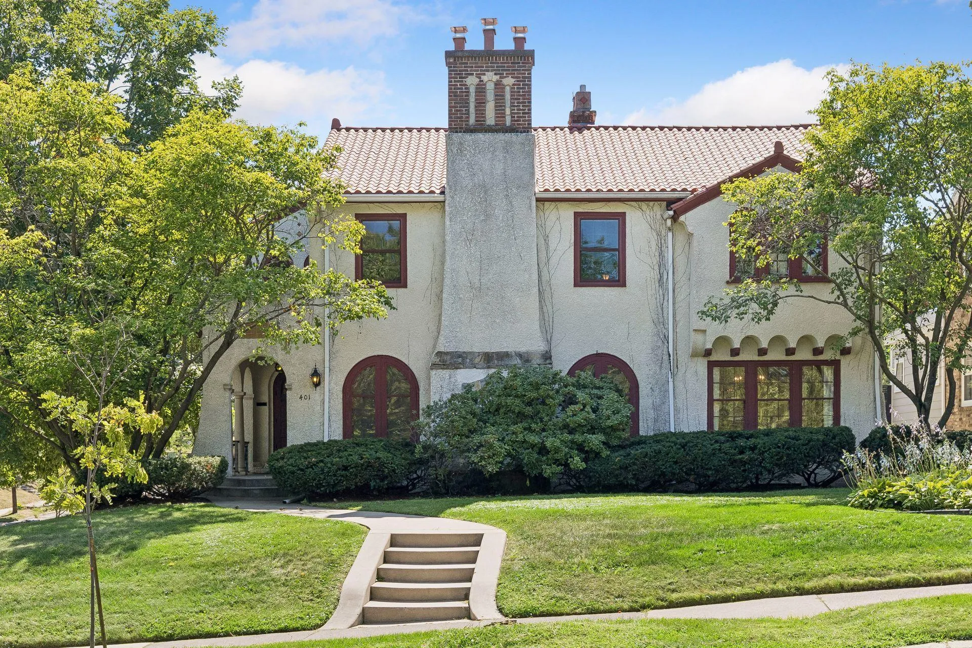 Photo 65 of 401 W Minnehaha Parkway