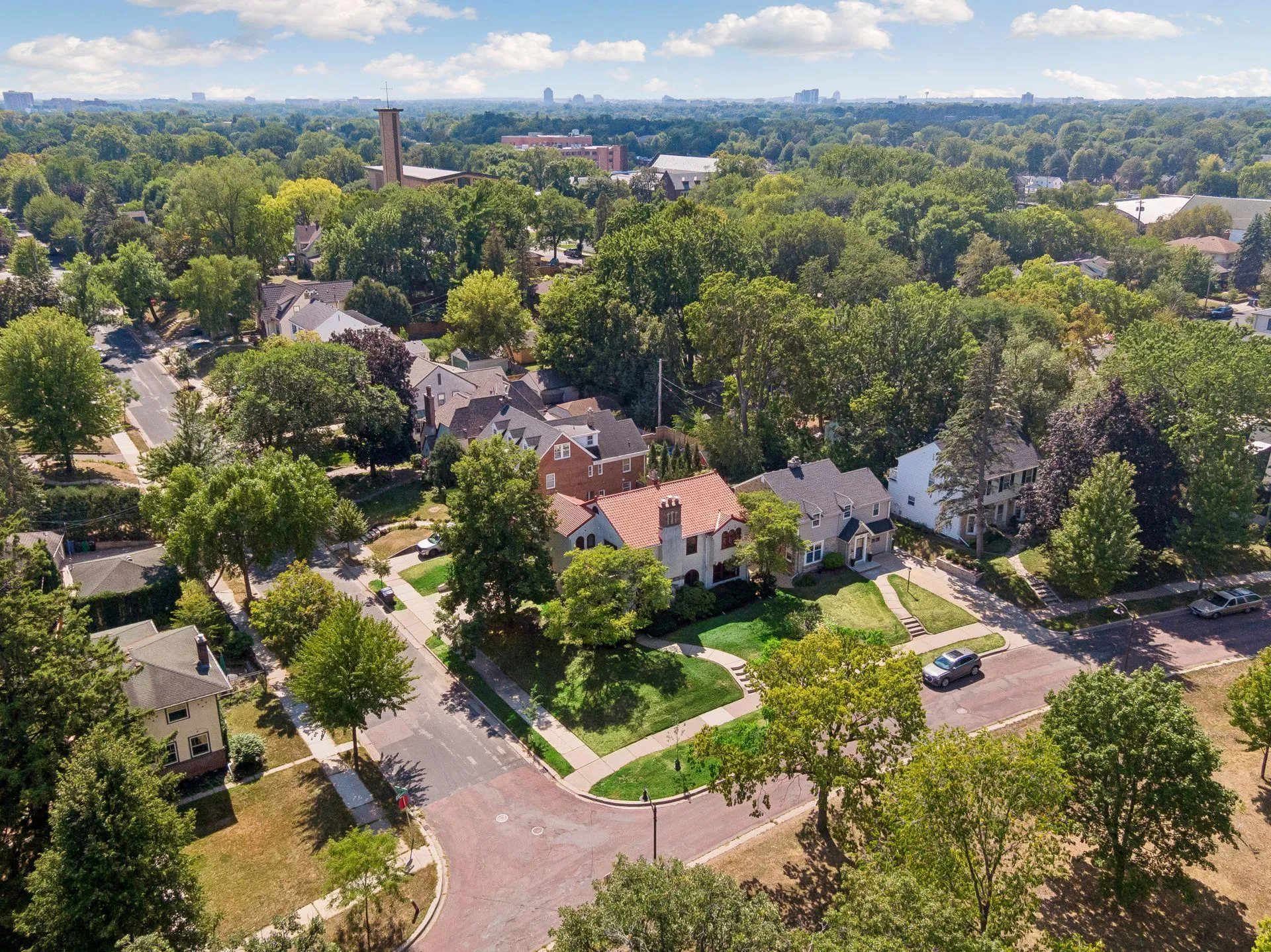 Photo 58 of 401 W Minnehaha Parkway