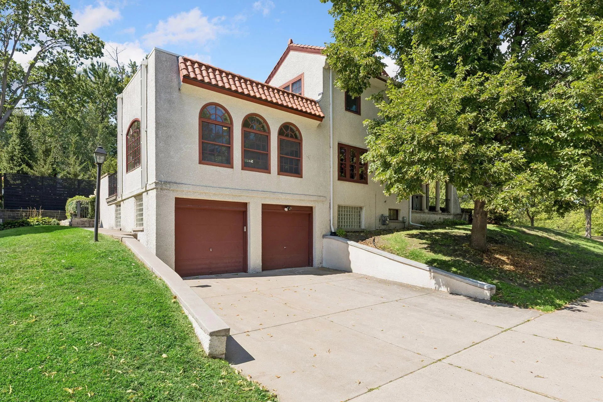 Photo 55 of 401 W Minnehaha Parkway