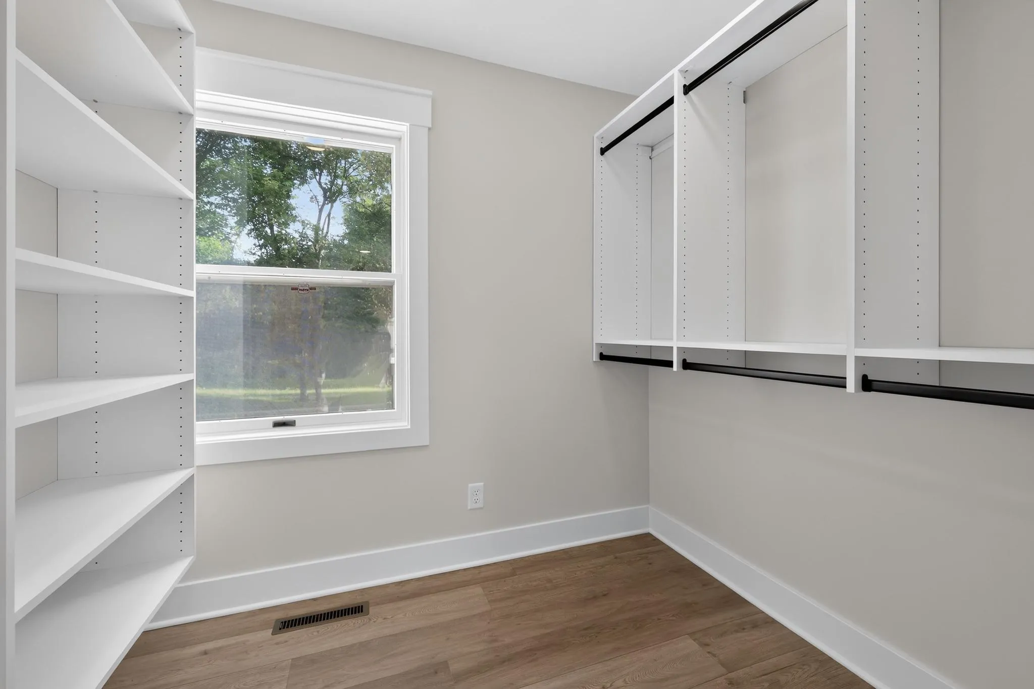 Photo 7 of 10489 Barnes Way