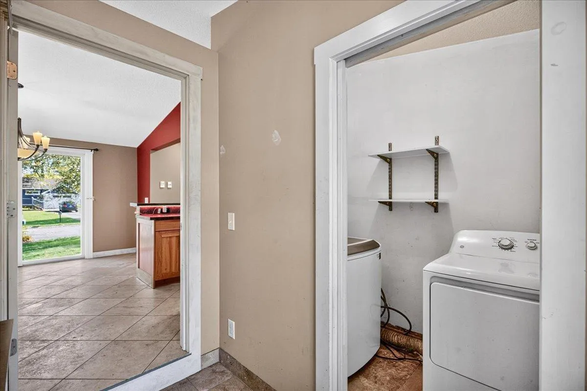 Photo 33 of 744 6th Se Street