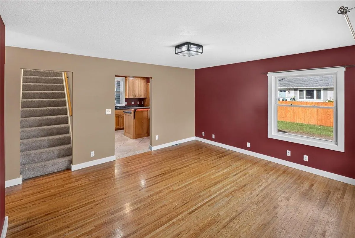 Photo 14 of 744 6th Se Street