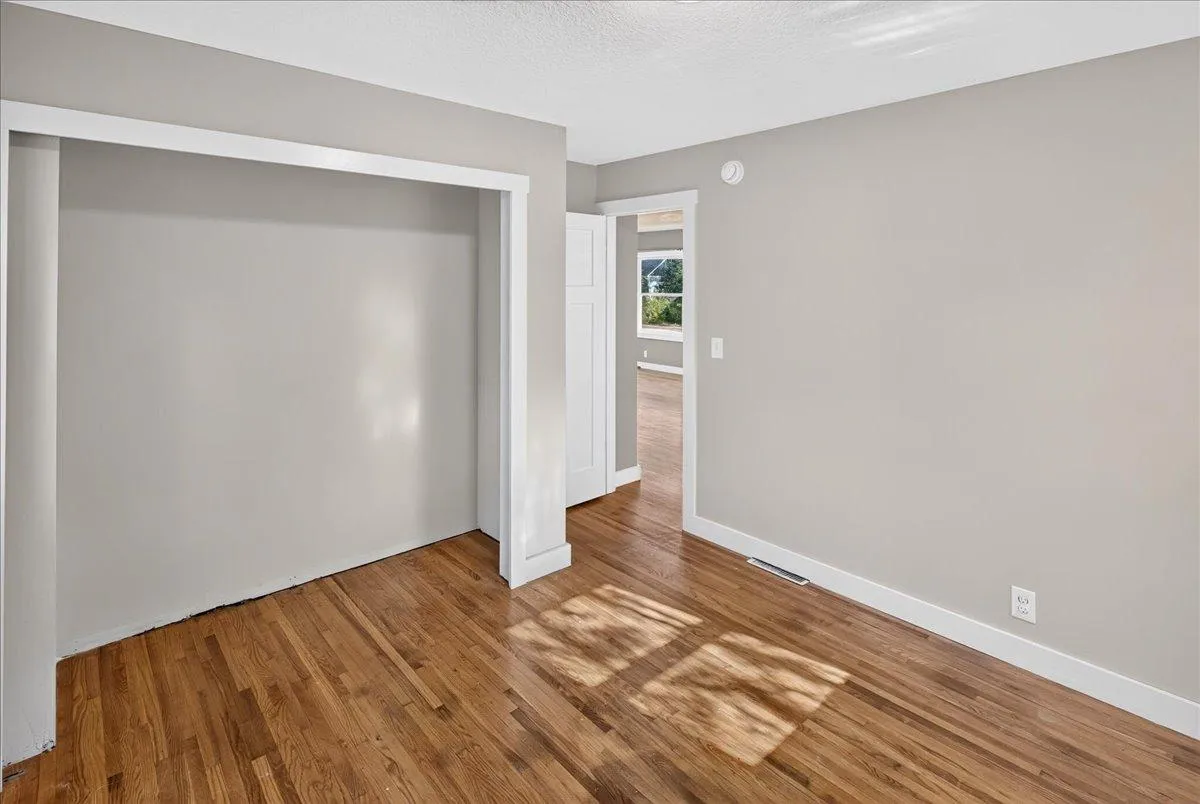 Photo 22 of 744 6th Se Street