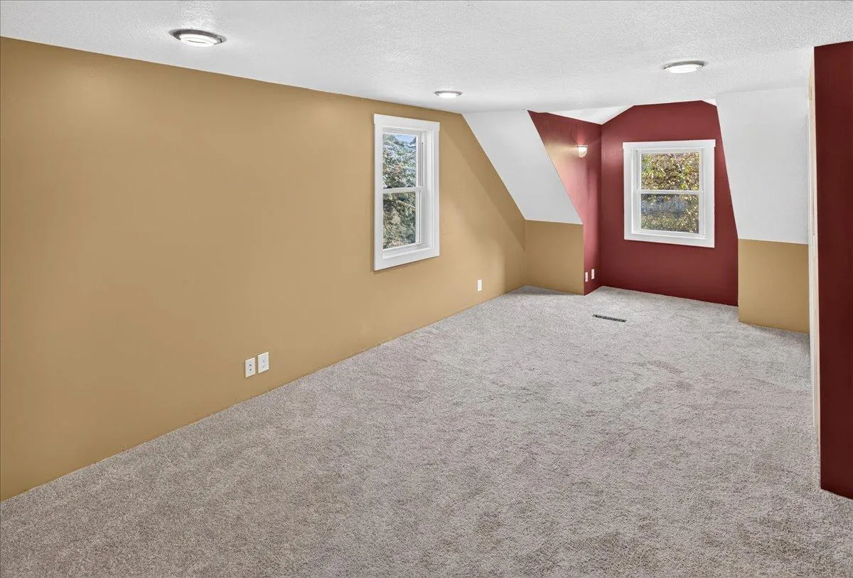 Photo 34 of 744 6th Se Street