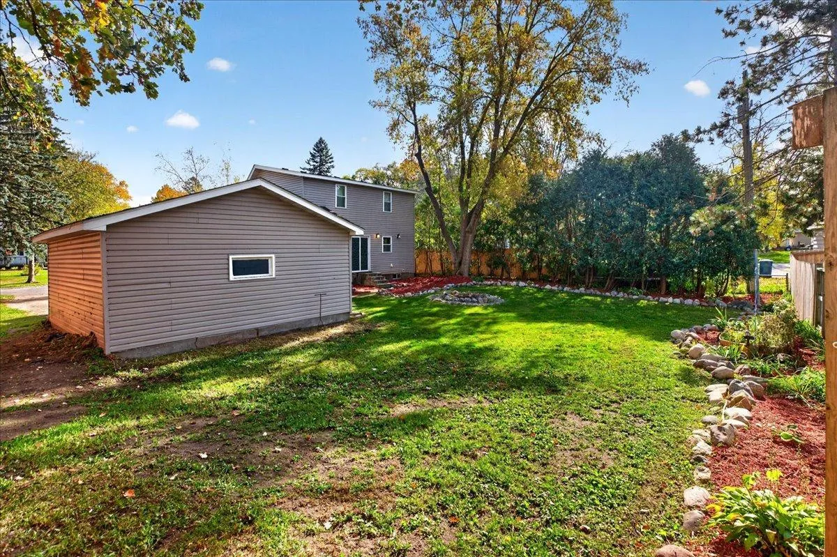 Photo 8 of 744 6th Se Street