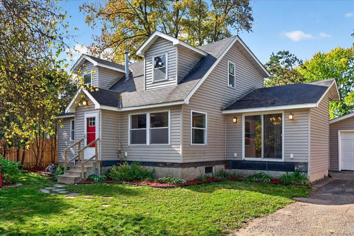 Photo 4 of 744 6th Se Street