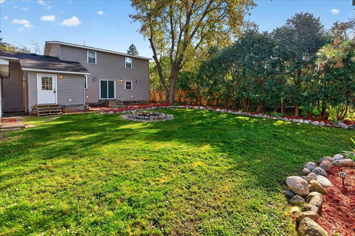 Photo 9 of 744 6th Se Street