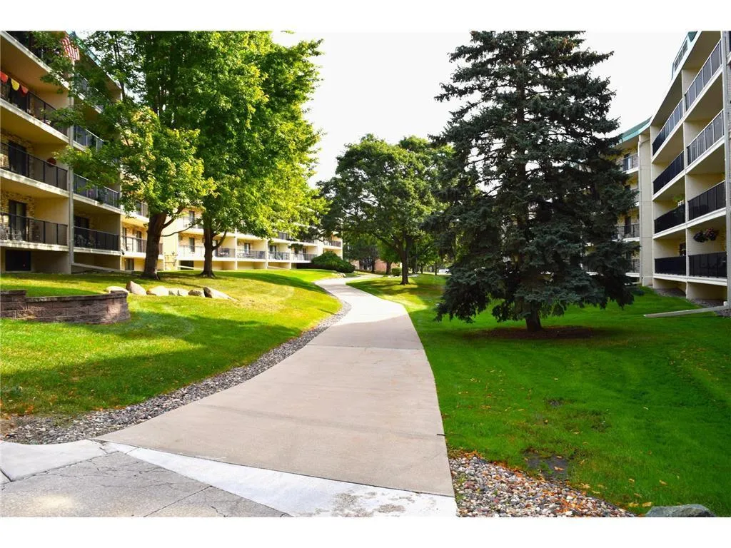 Photo 67 of 10411 Cedar Lake Road Unit 213