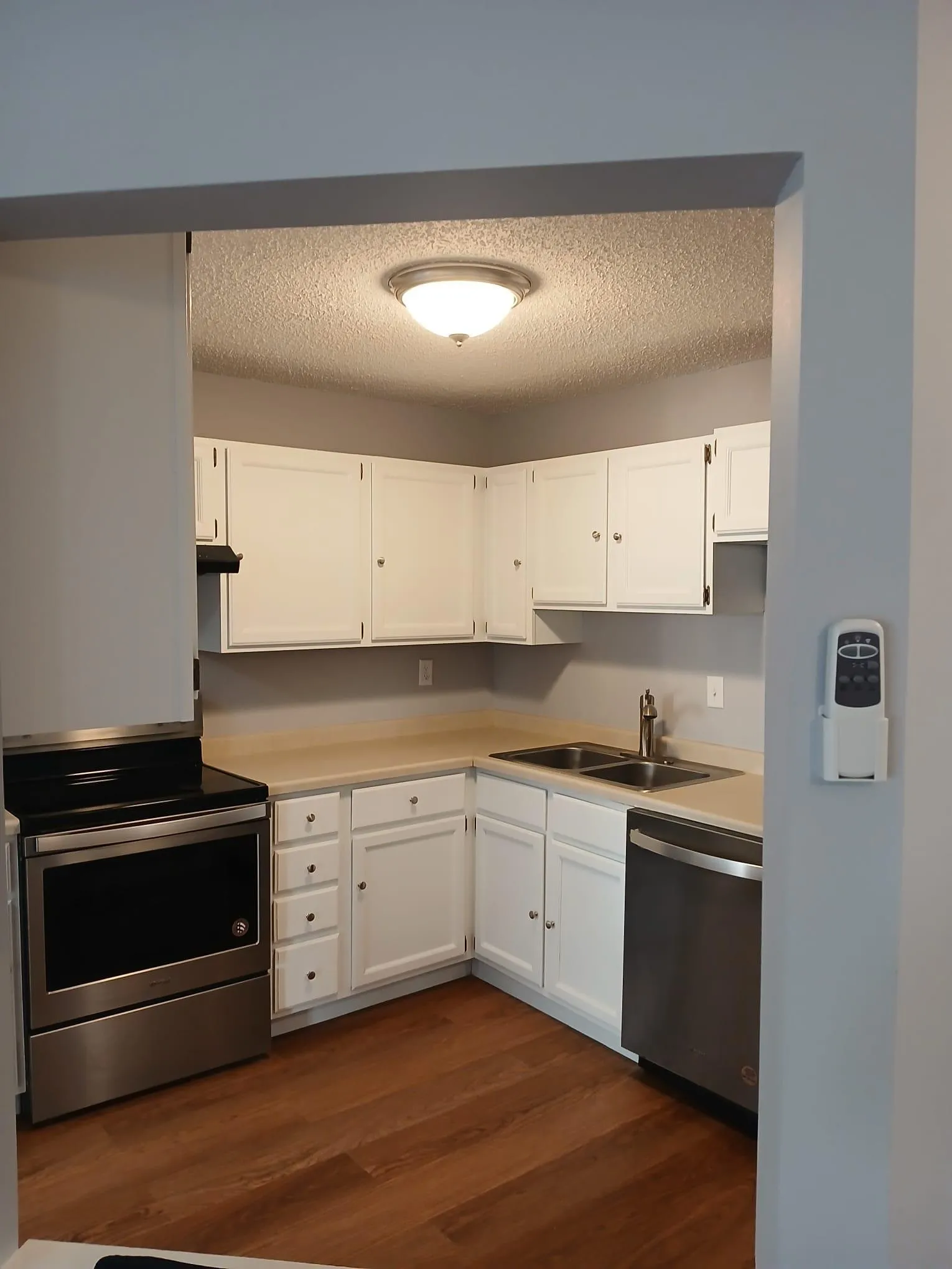Photo 5 of 3232 Fremont N Avenue Unit 215