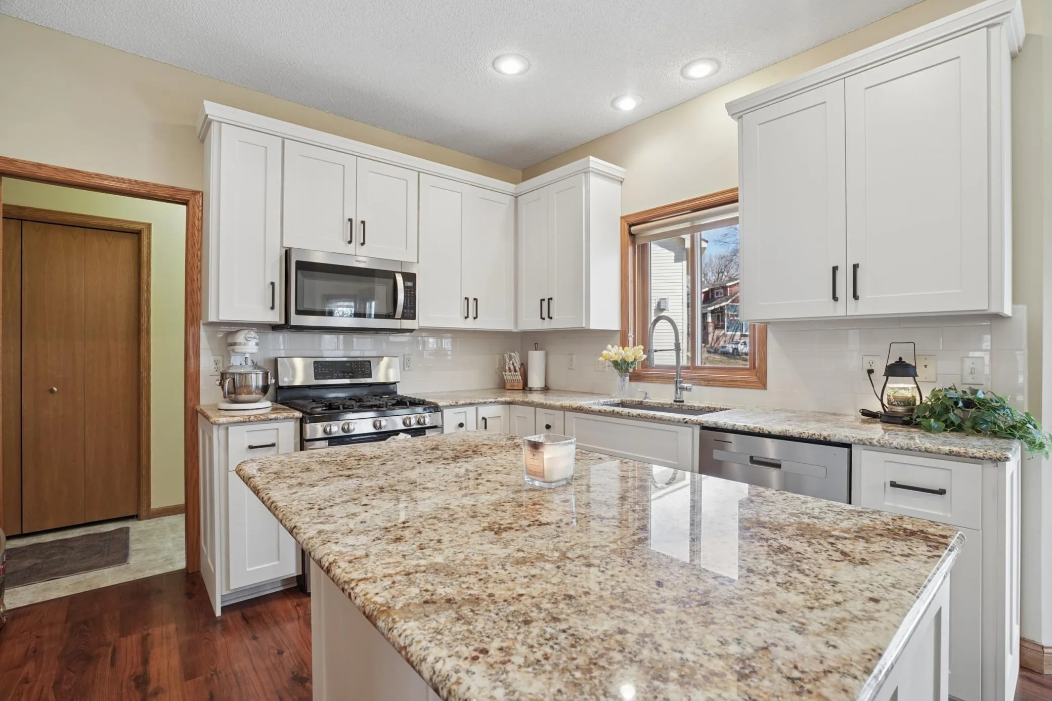 Photo 12 of 6102 Wildwood Way