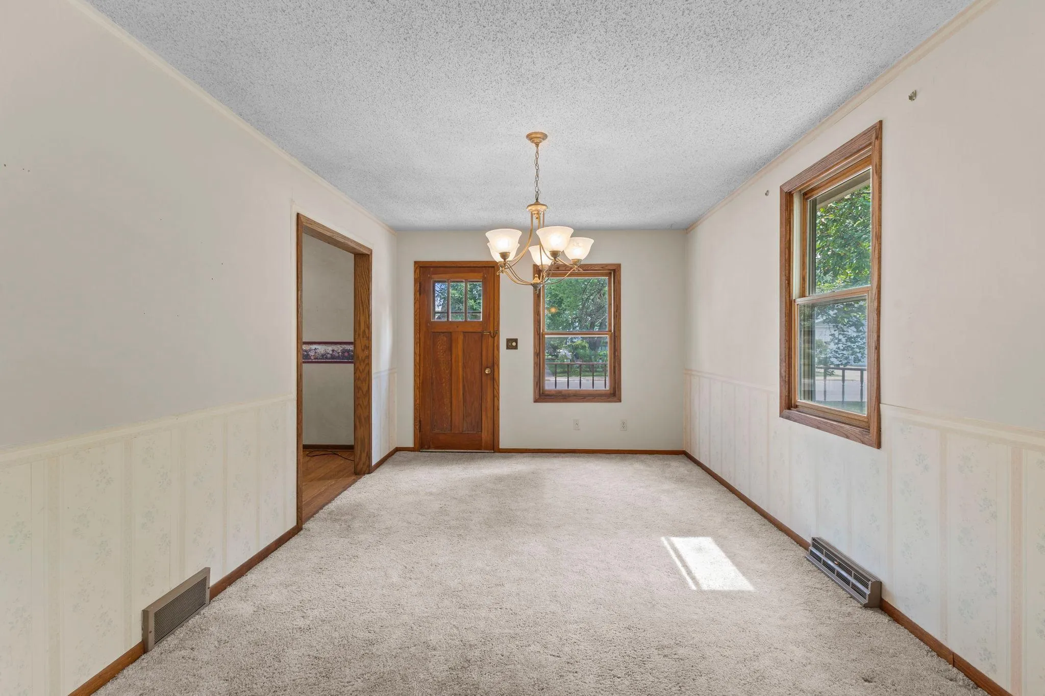 Photo 11 of 100 Heritage Nw Boulevard