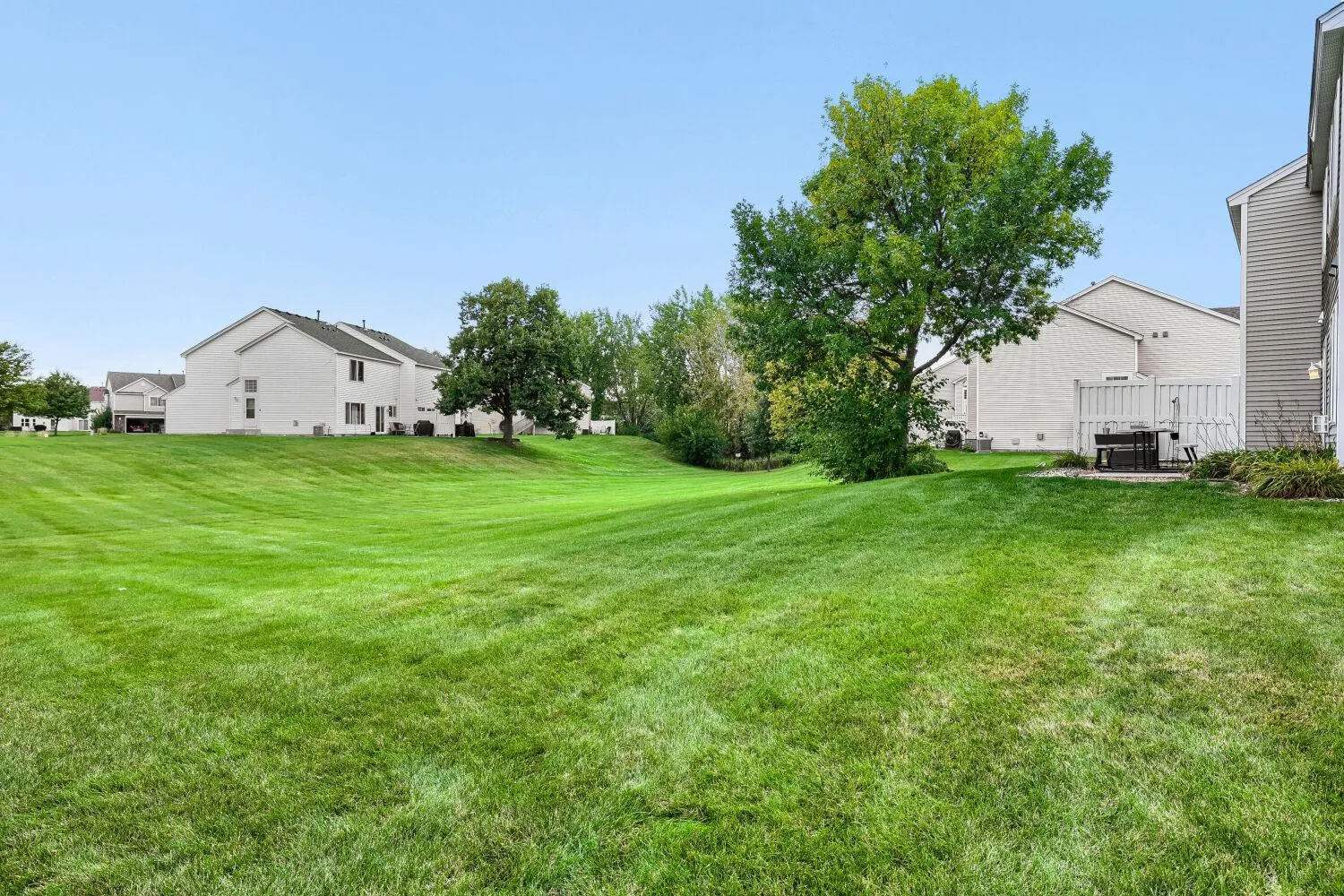 Photo 26 of 15663 Finch Avenue