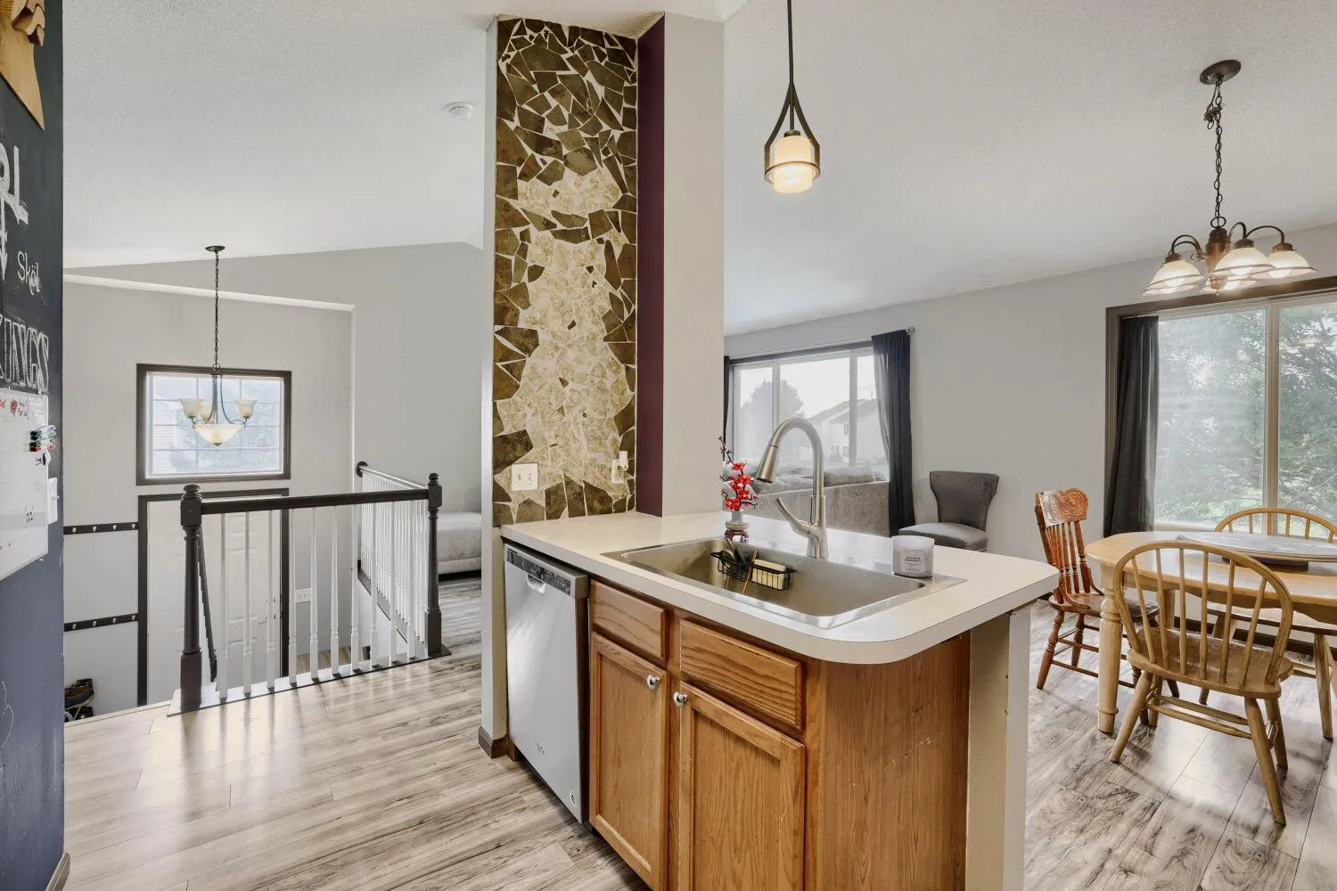 Photo 14 of 15663 Finch Avenue