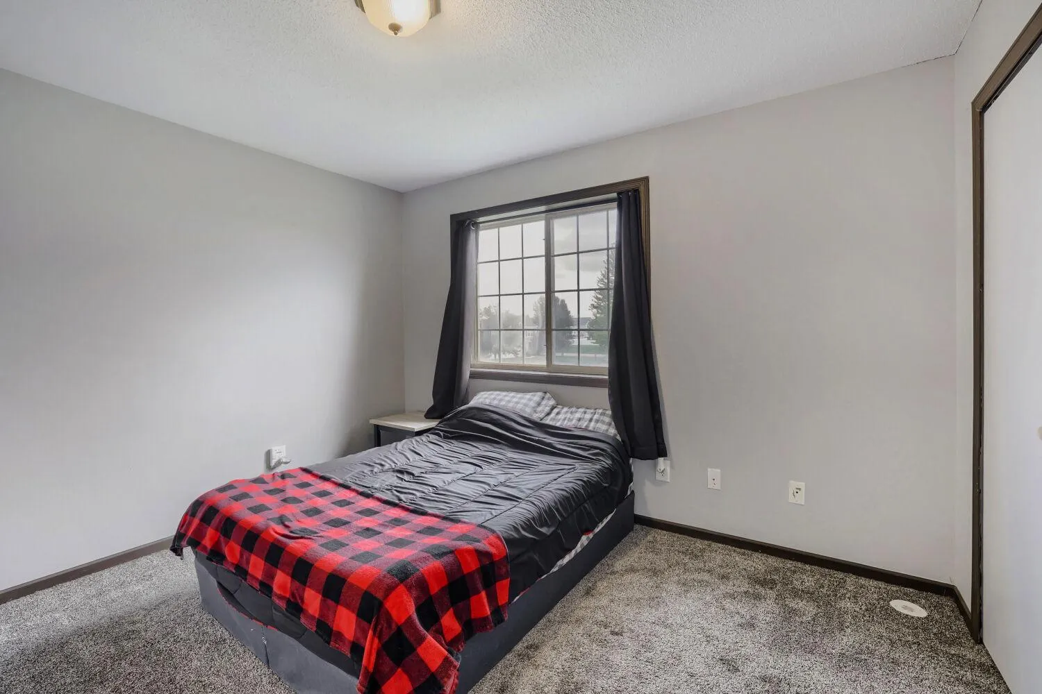 Photo 18 of 15663 Finch Avenue